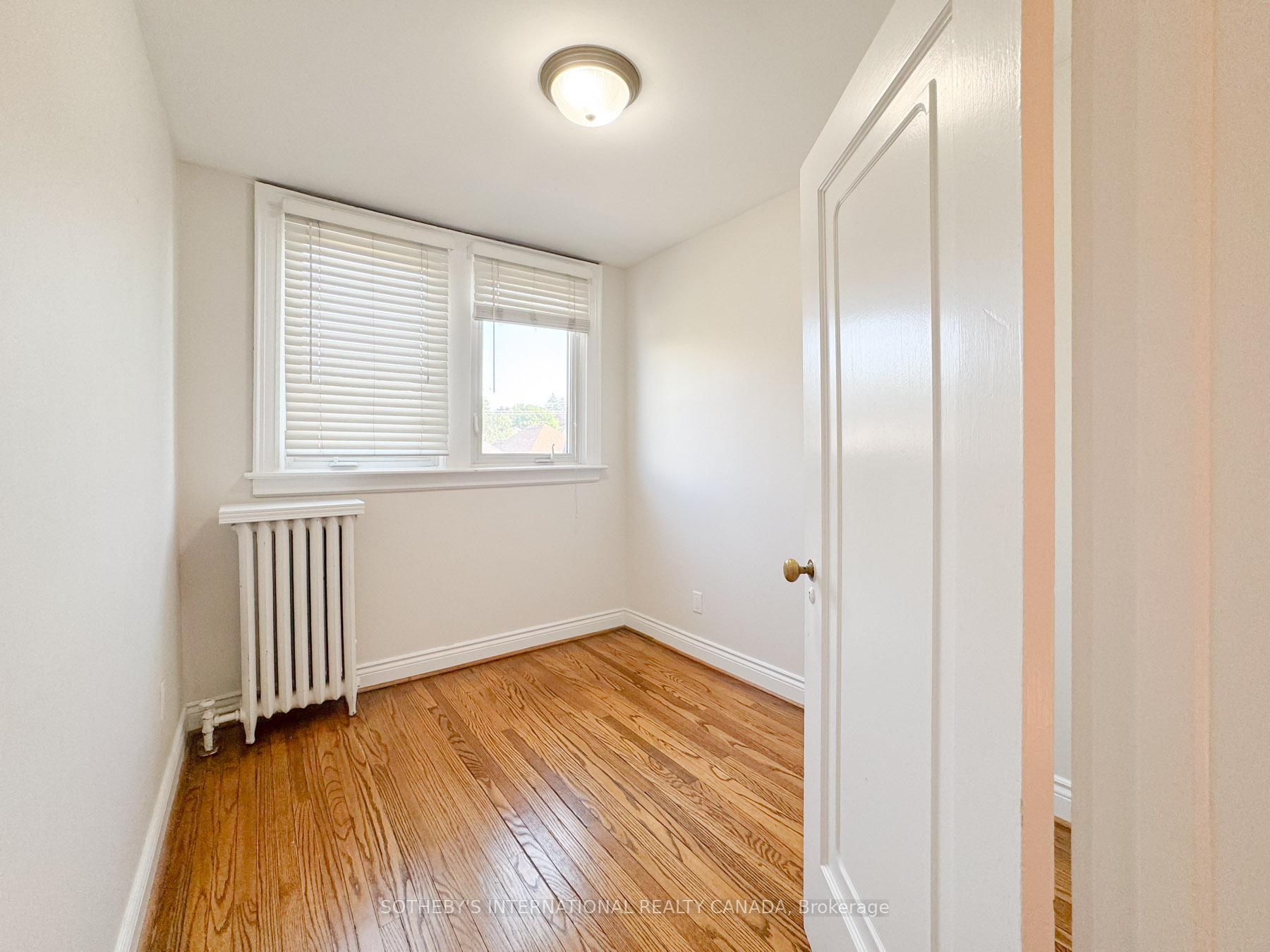 48 Lawrence Avenue W