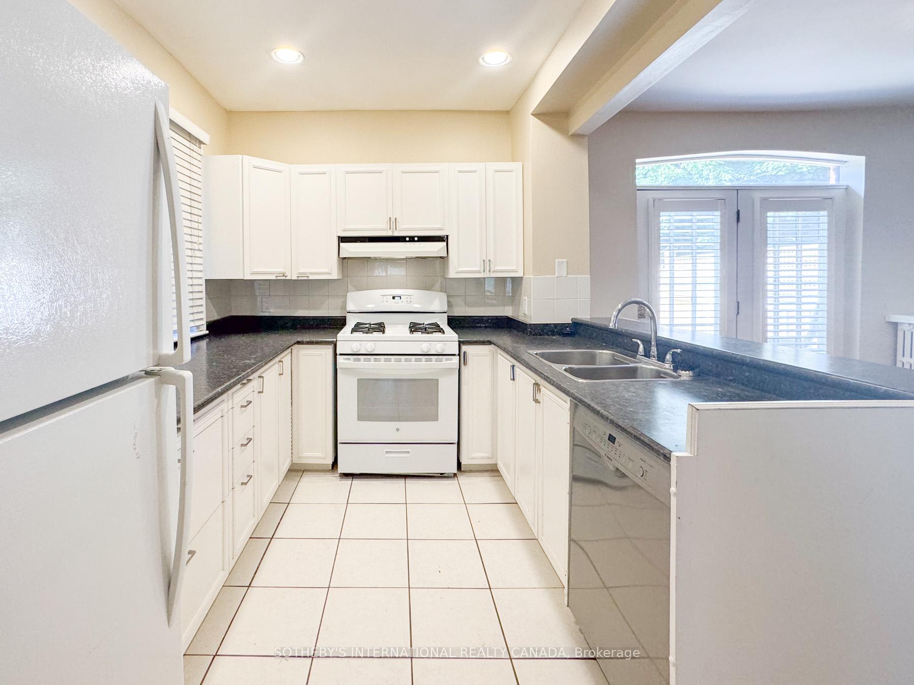 48 Lawrence Avenue W