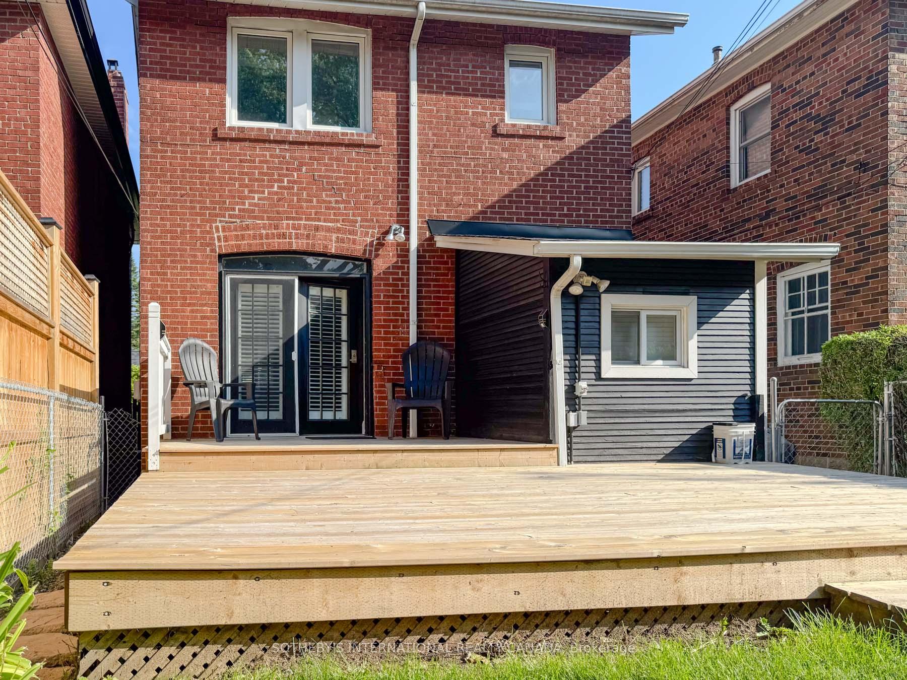 48 Lawrence Avenue W