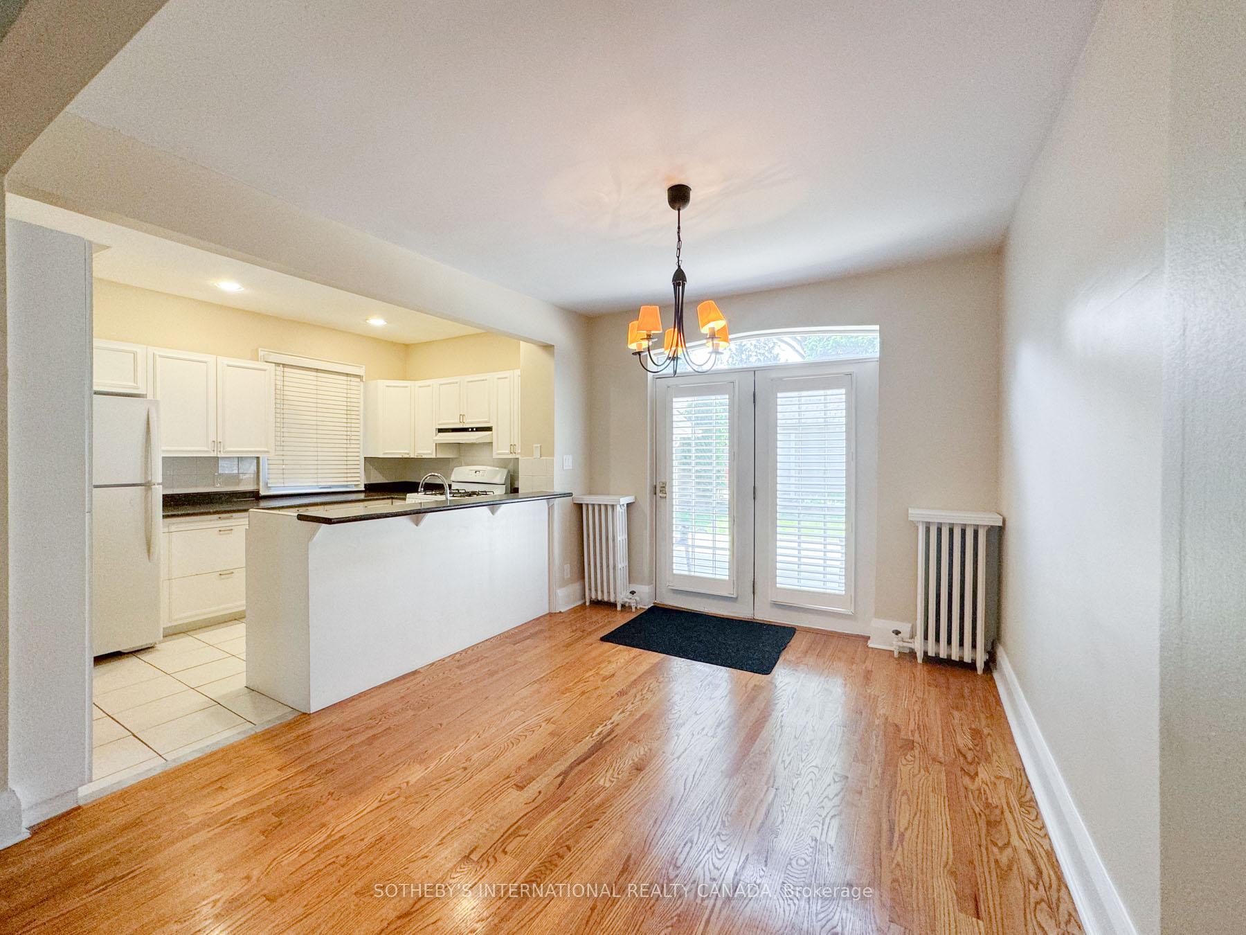 48 Lawrence Avenue W