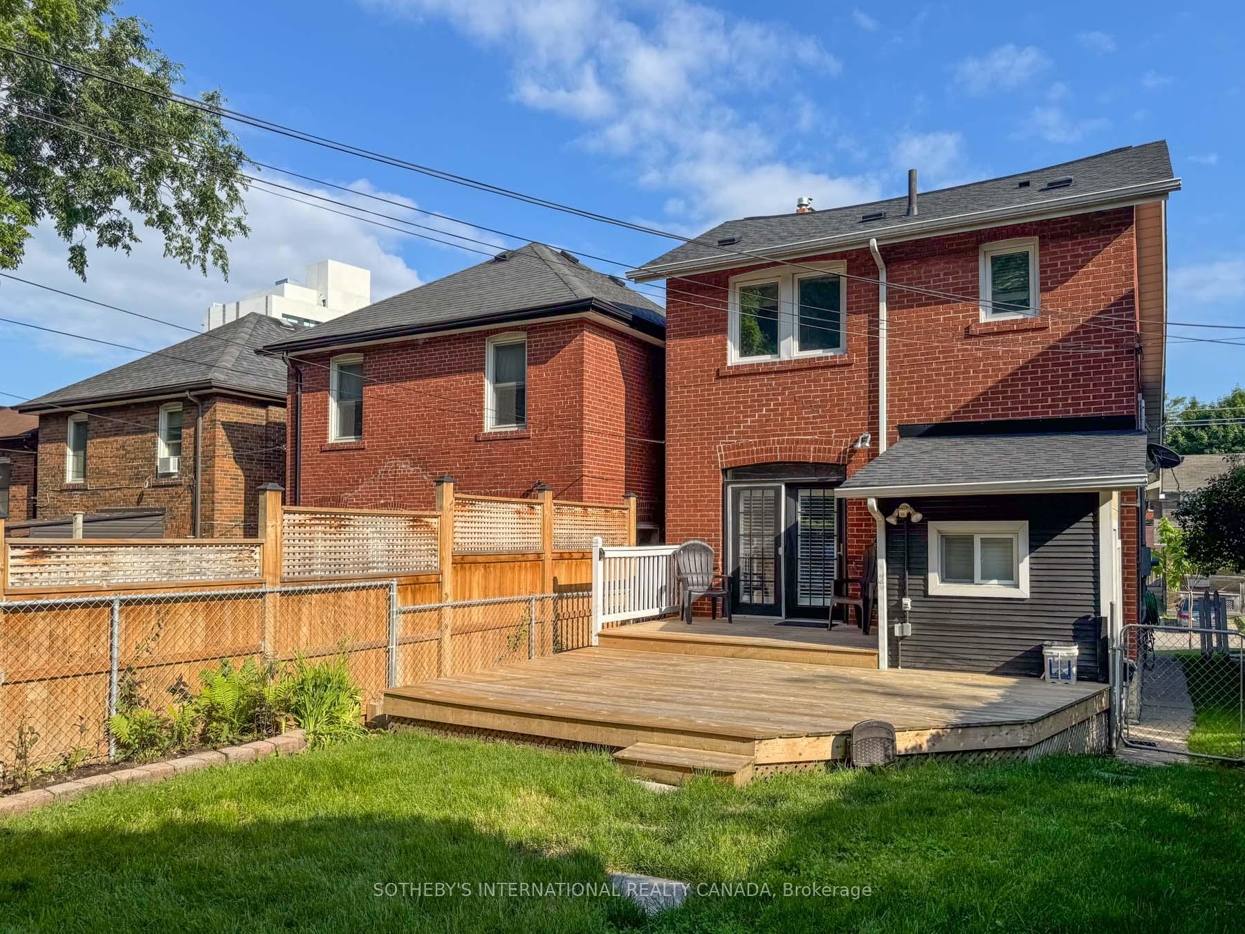 48 Lawrence Avenue W