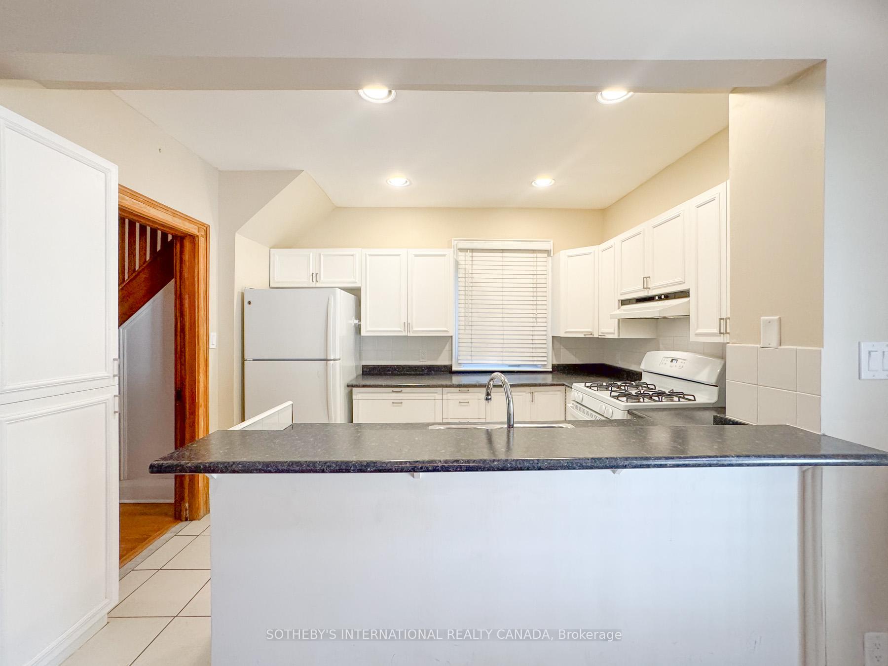 48 Lawrence Avenue W