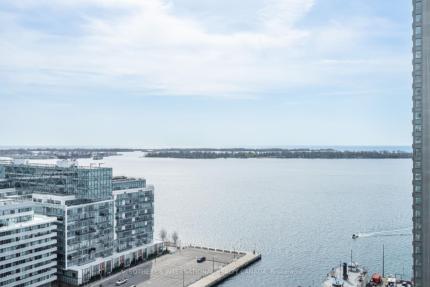 10 Queens Quay W 2305