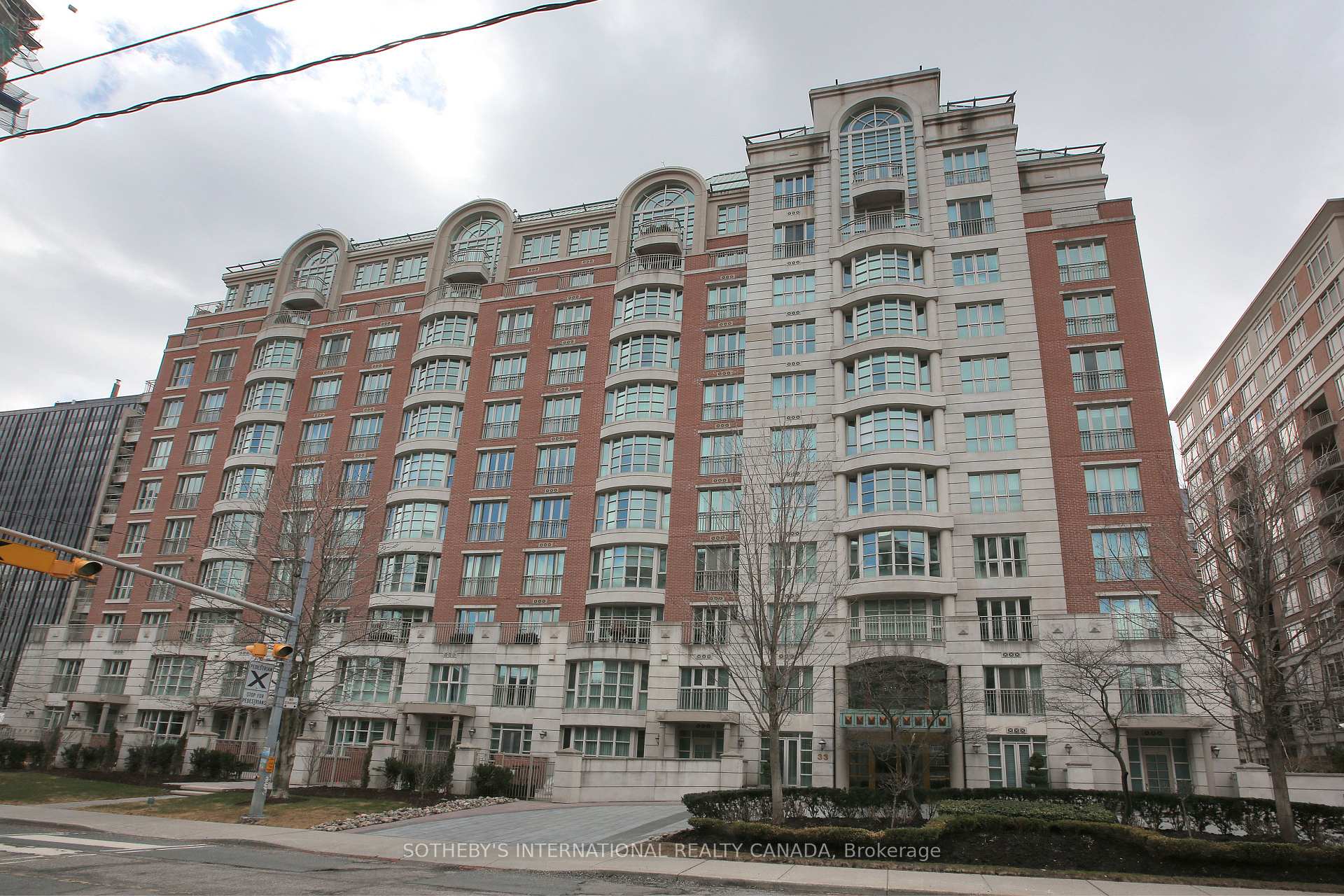 33 Delisle Avenue 809