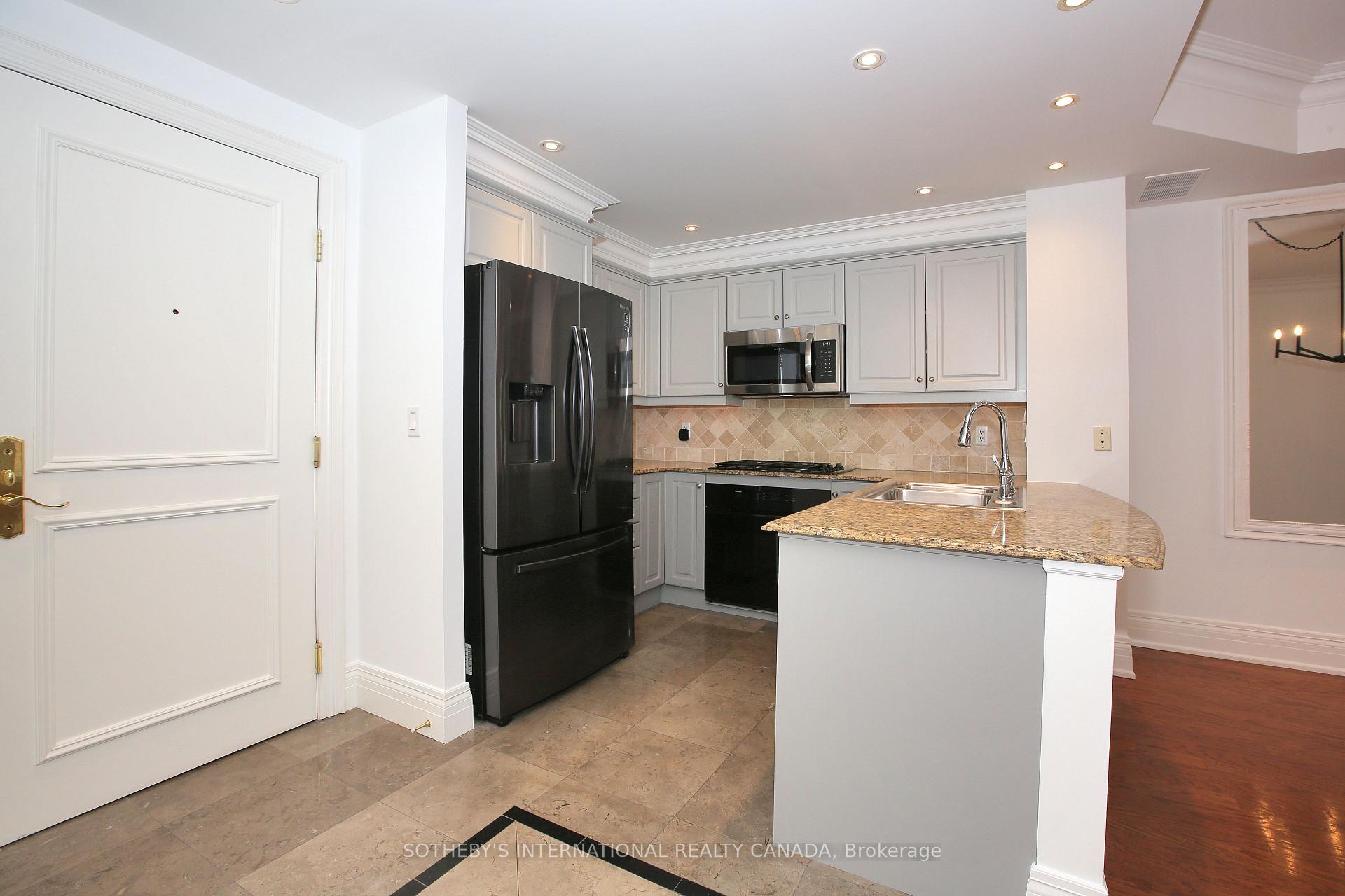 33 Delisle Avenue 809