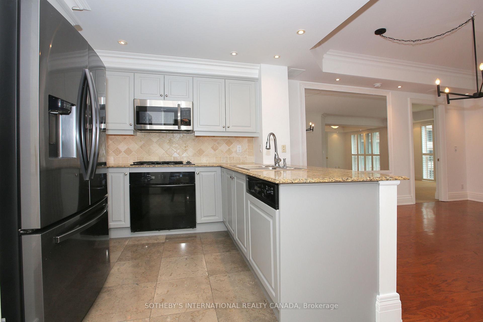 33 Delisle Avenue 809