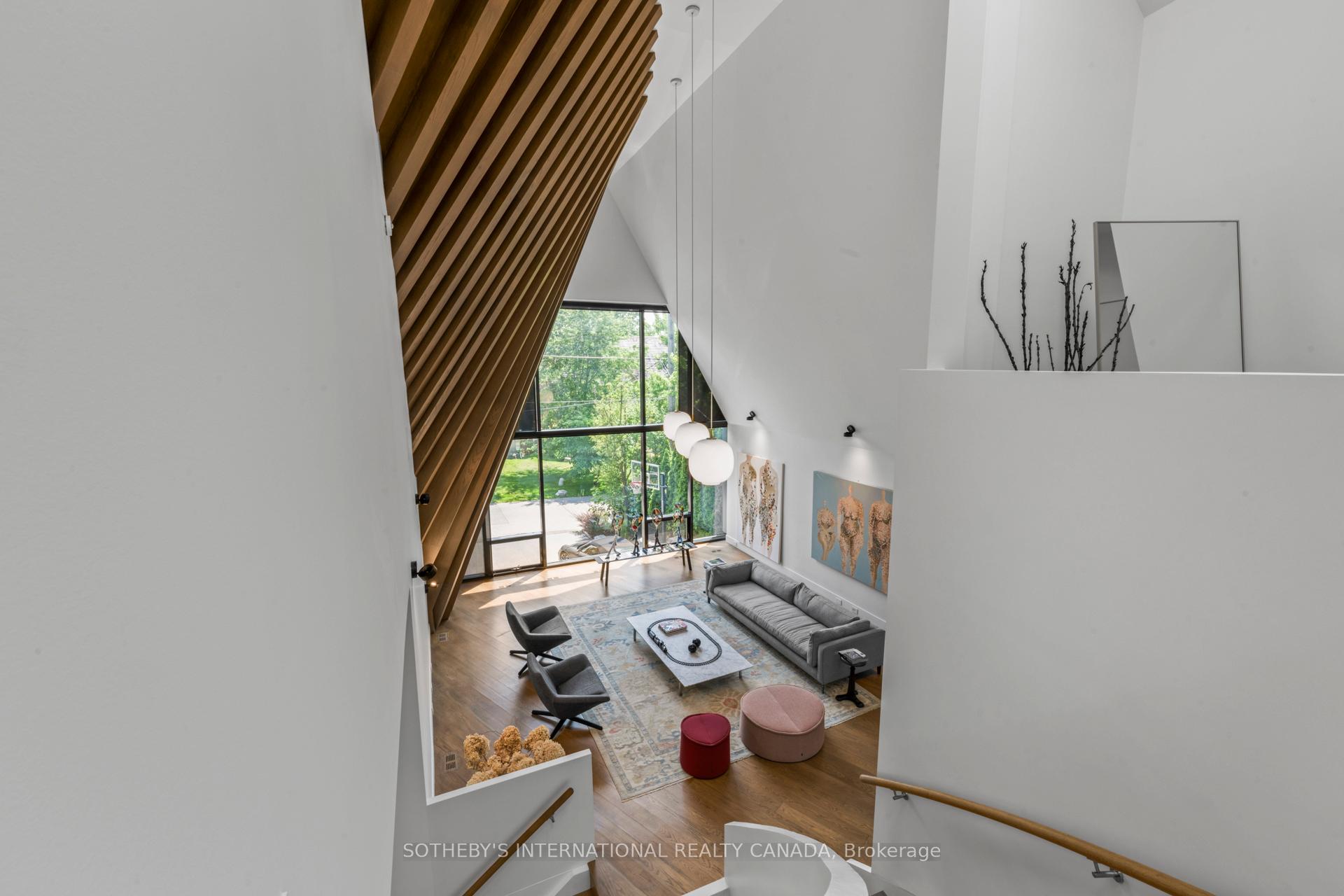 108 Stratford Crescent