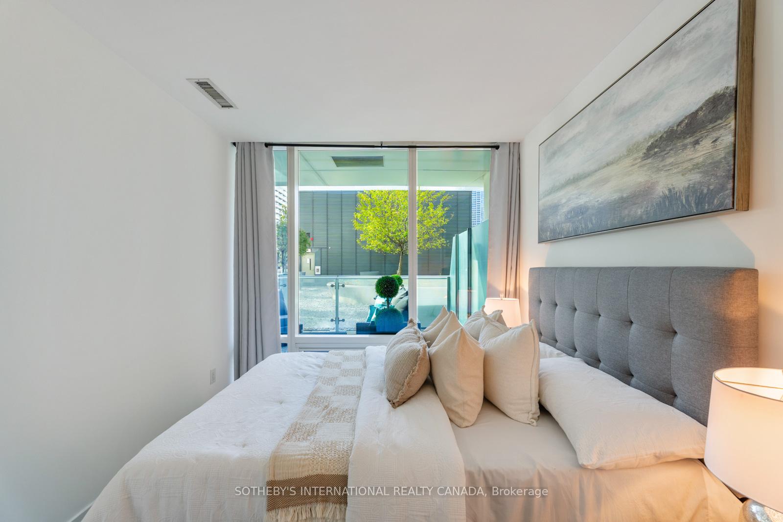 1 Bloor Street E 303