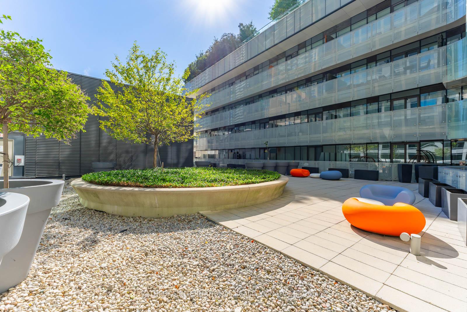 1 Bloor Street E 303