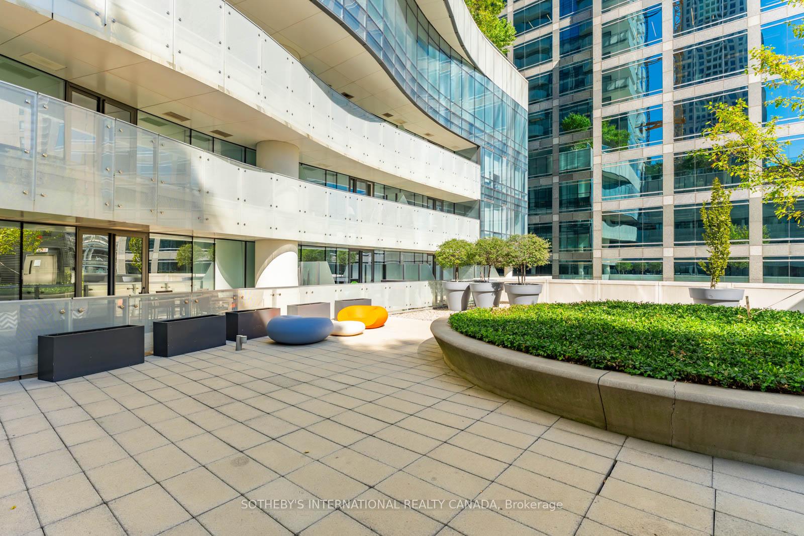 1 Bloor Street E 303