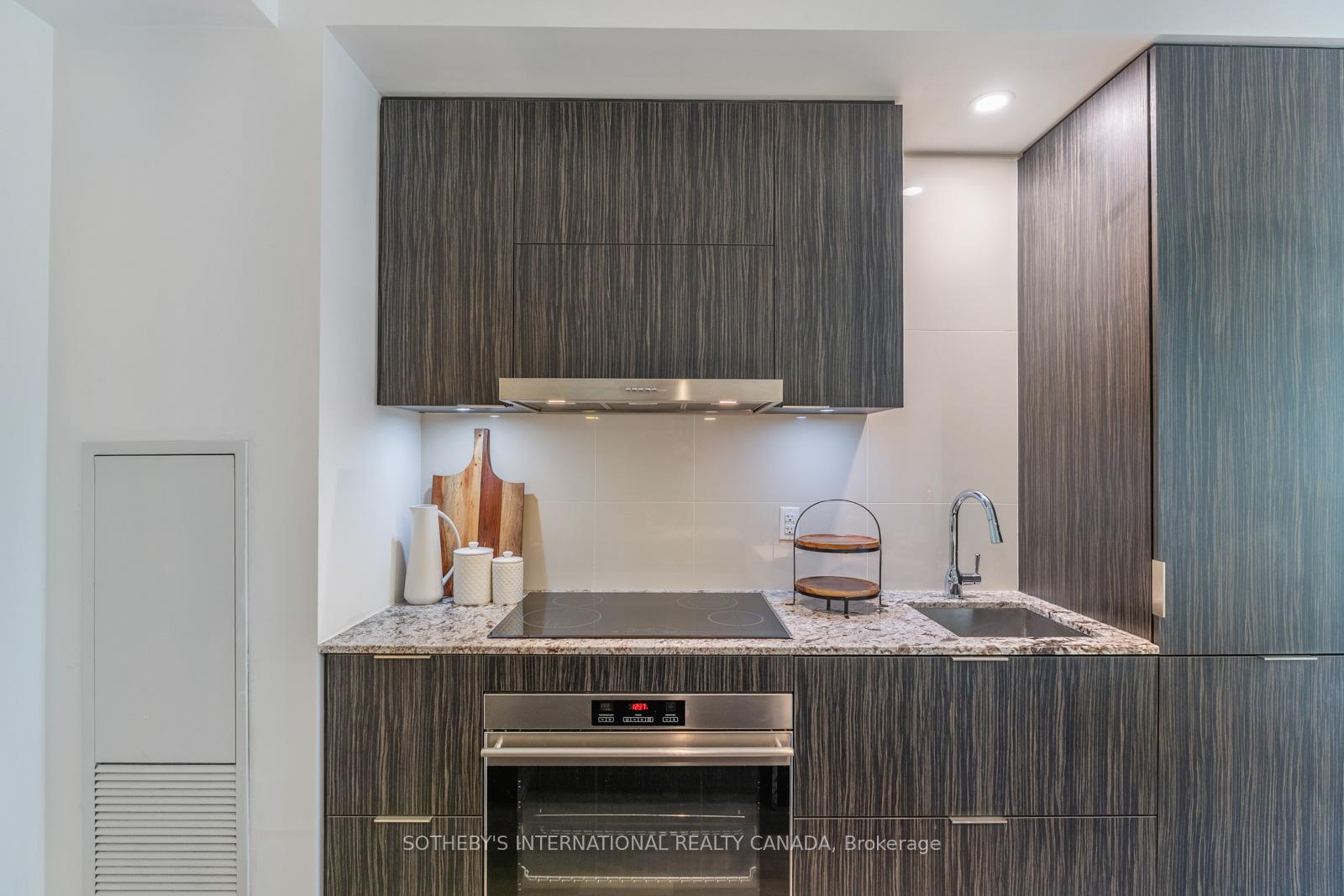 1 Bloor Street E 303