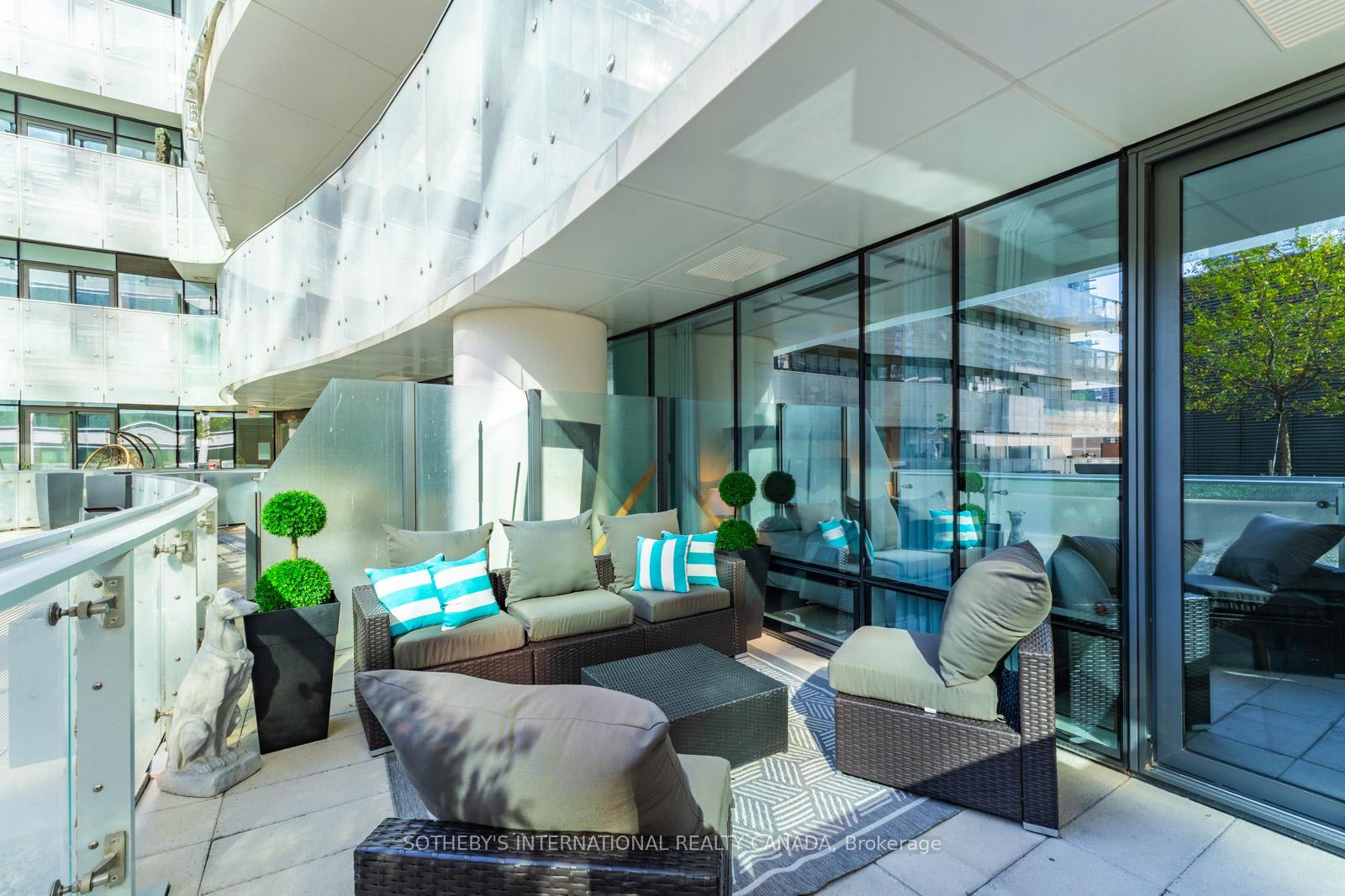 1 Bloor Street E 303