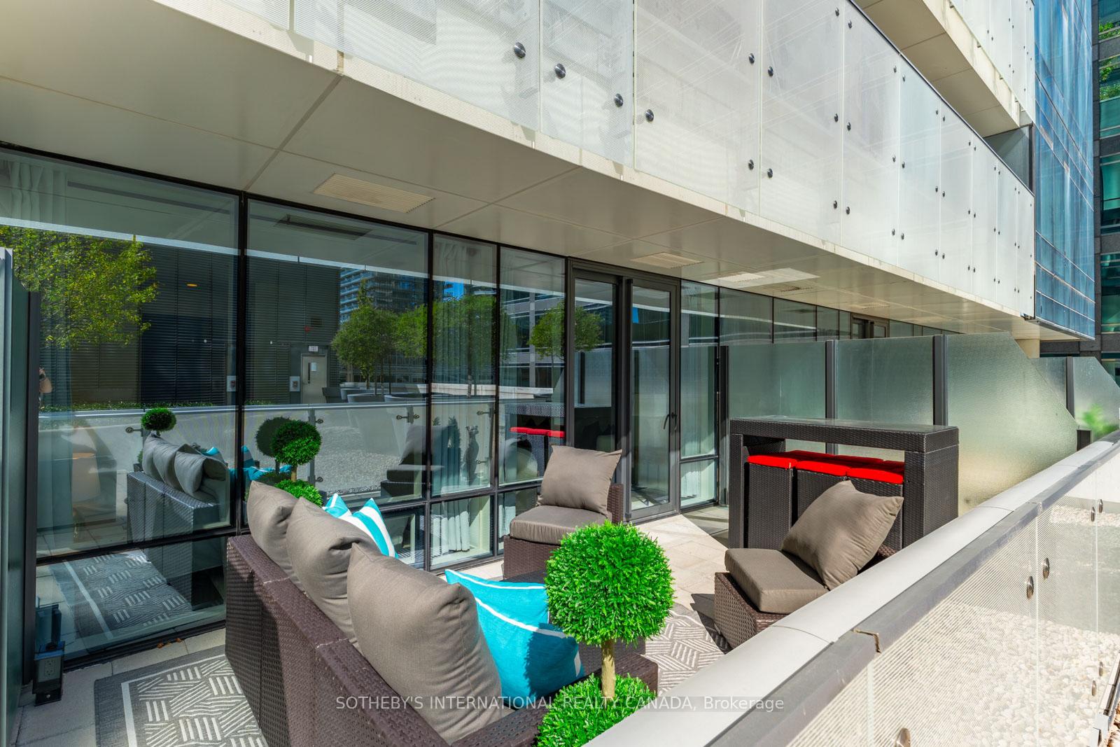 1 Bloor Street E 303