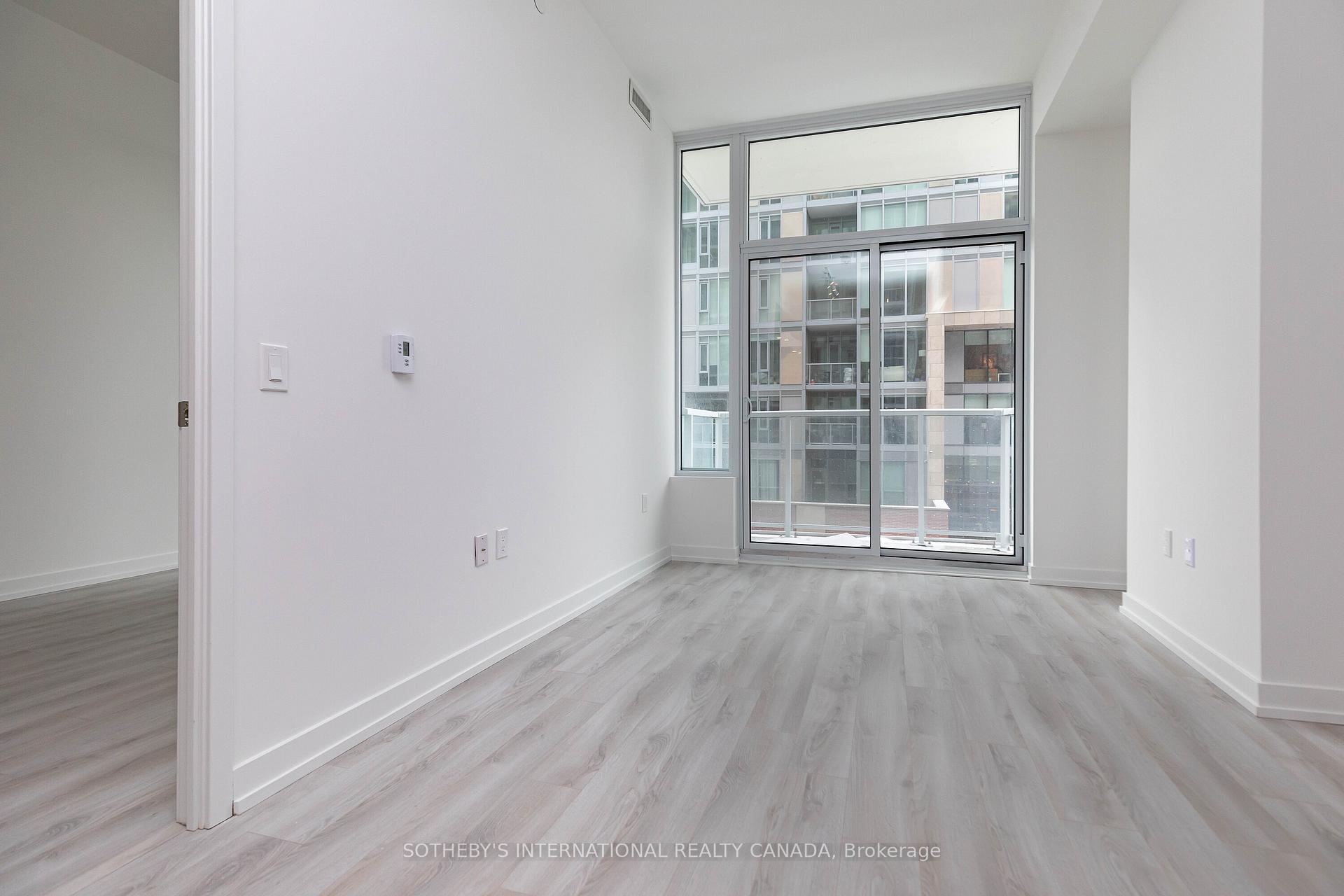 33 Helendale Avenue 403