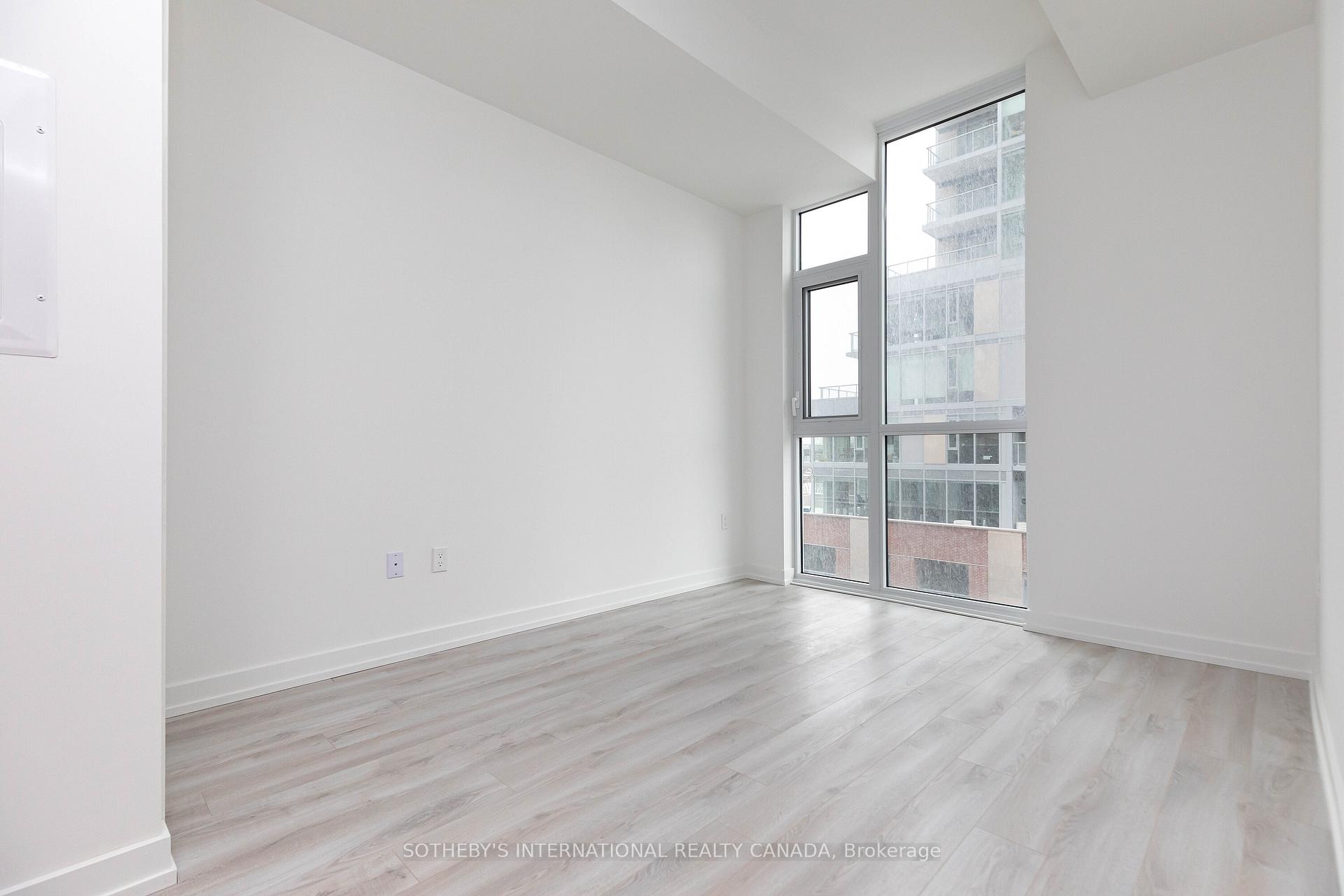 33 Helendale Avenue 403