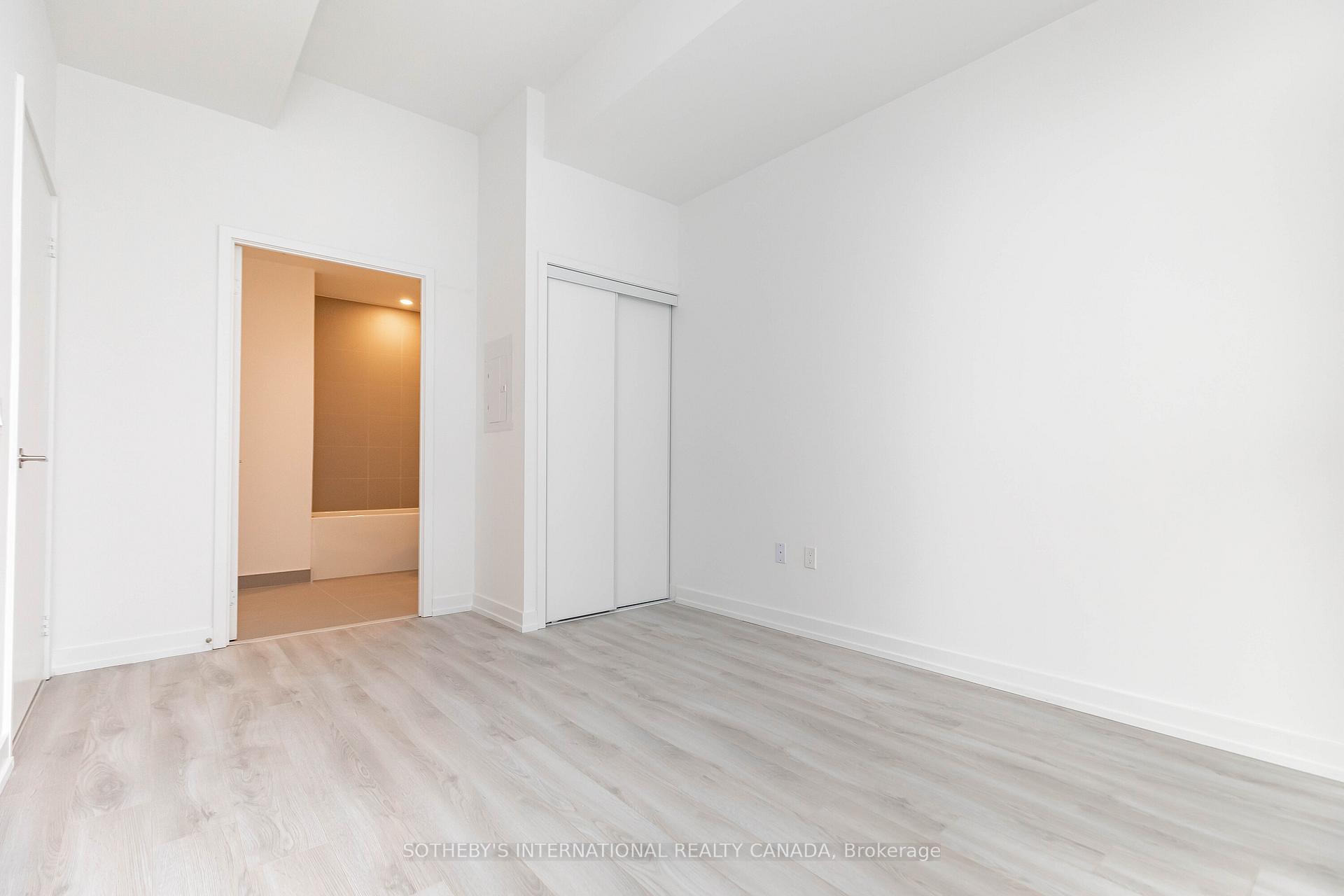 33 Helendale Avenue 403