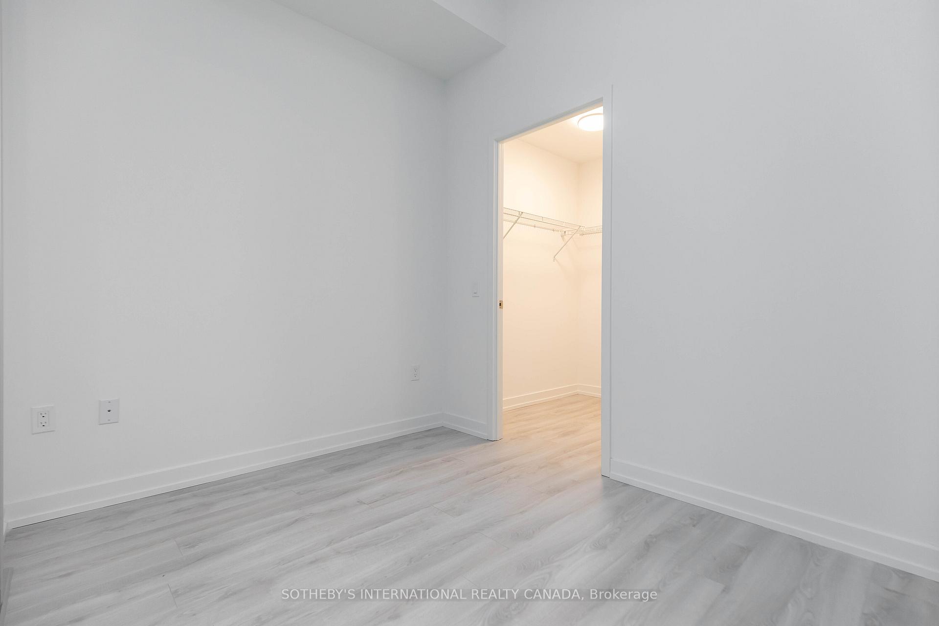 33 Helendale Avenue 403