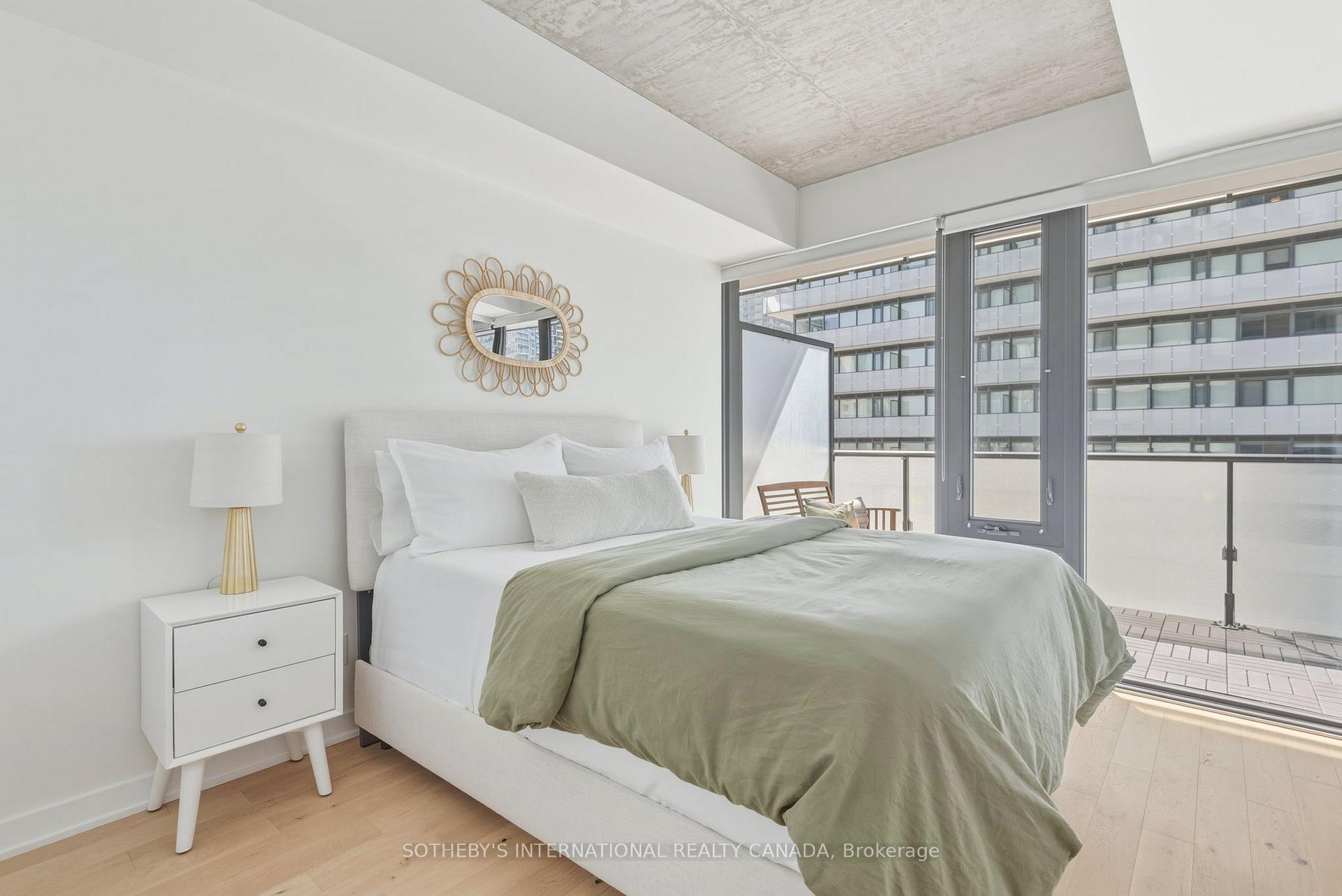 185 Roehampton Avenue 1101