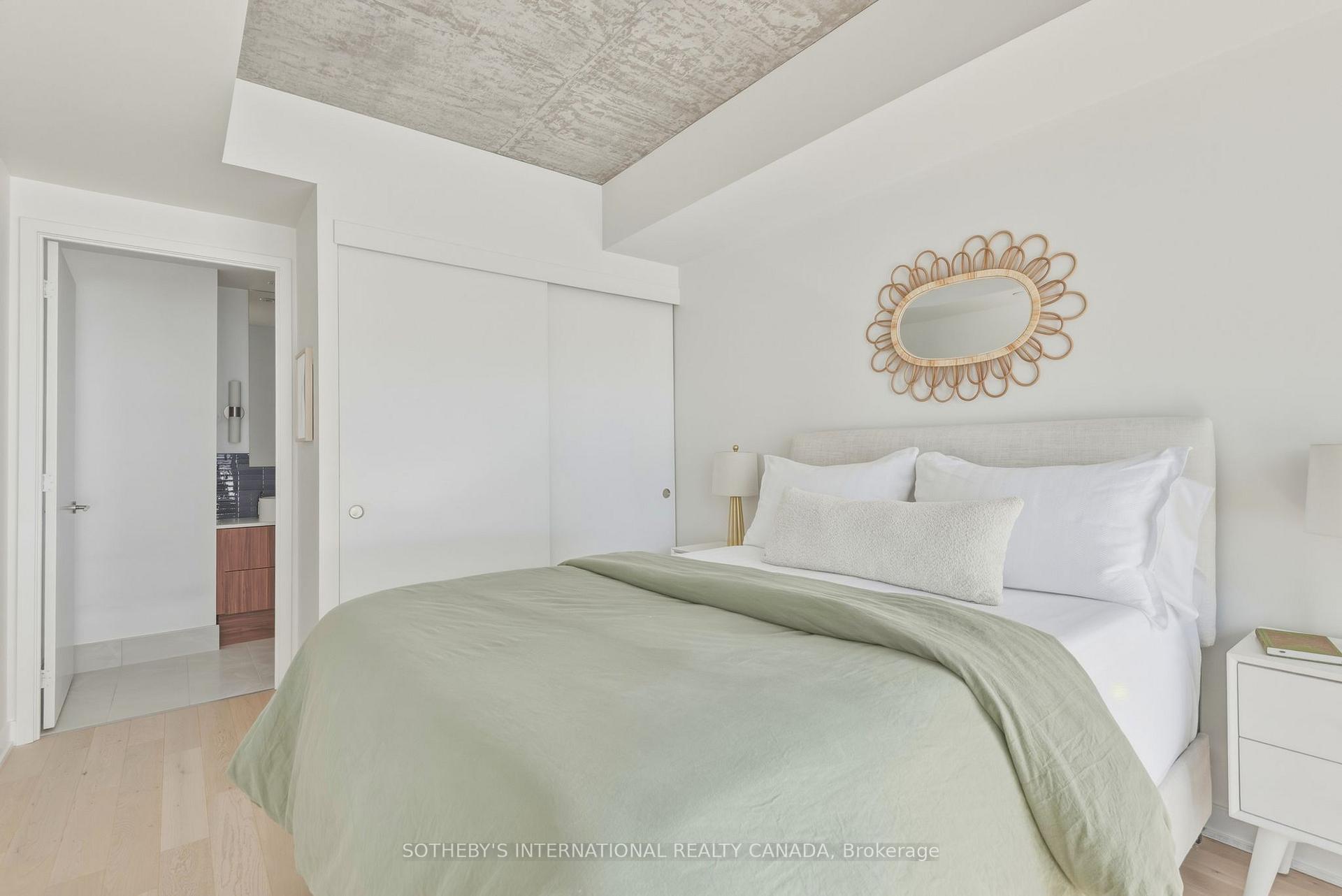185 Roehampton Avenue 1101