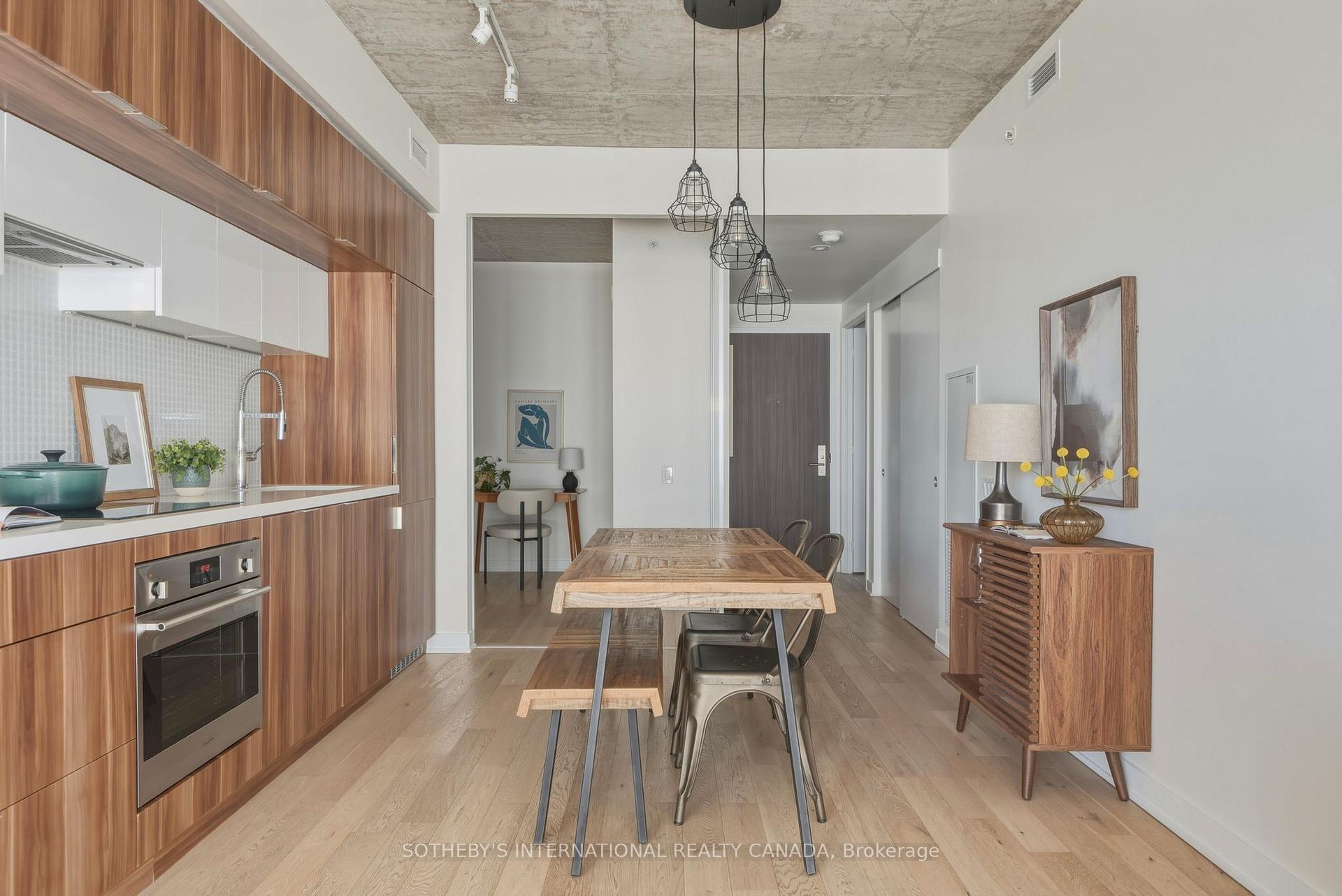 185 Roehampton Avenue 1101