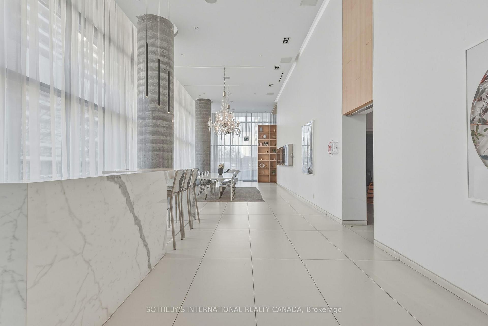 185 Roehampton Avenue 1101