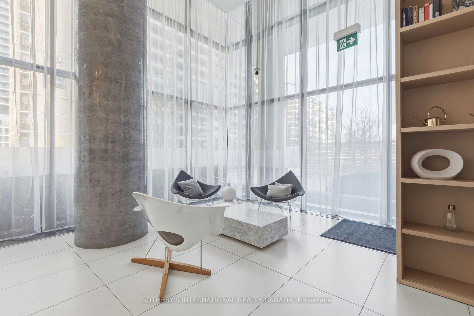185 Roehampton Avenue 1101