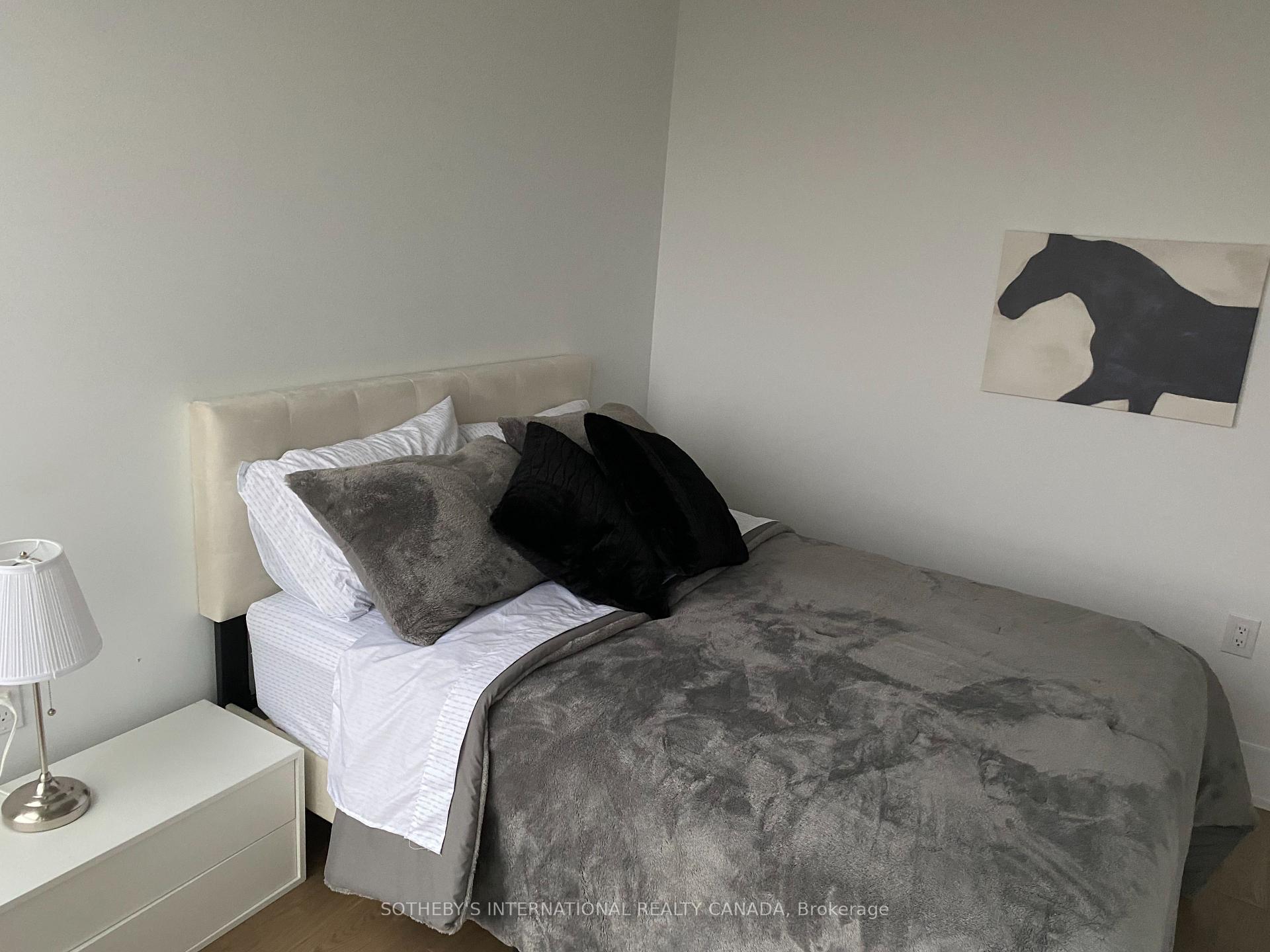 585 Bloor Street E 4215