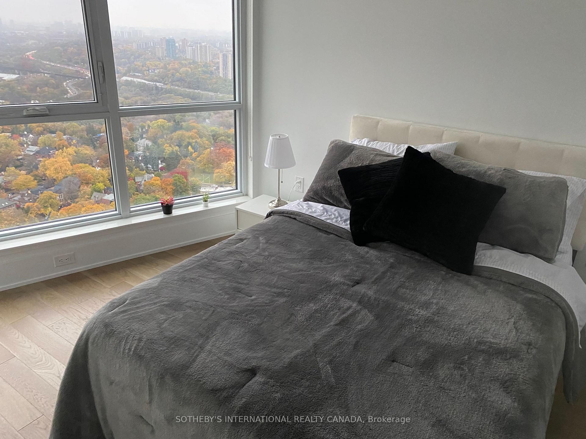 585 Bloor Street E 4215