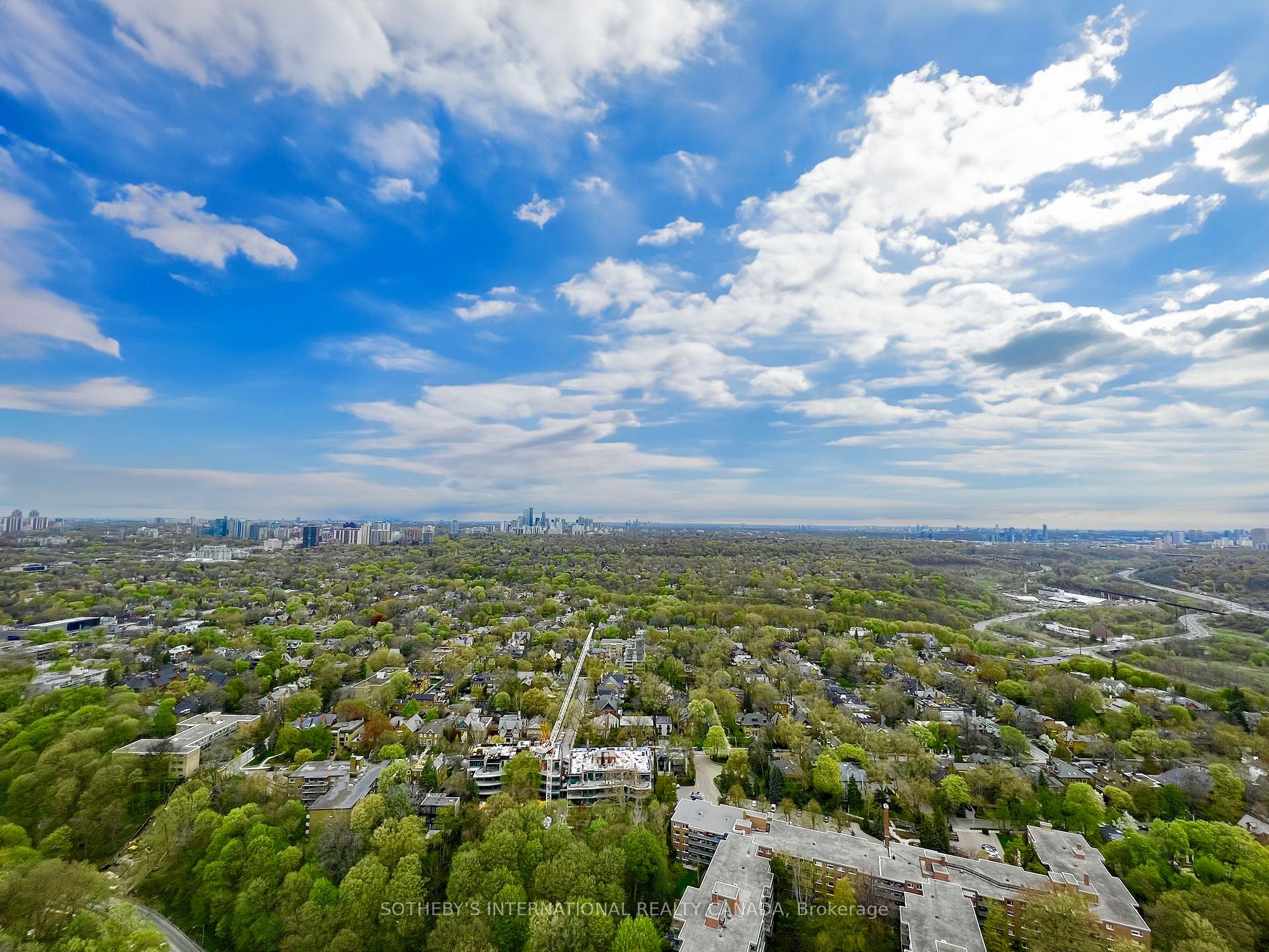 585 Bloor Street E 4215