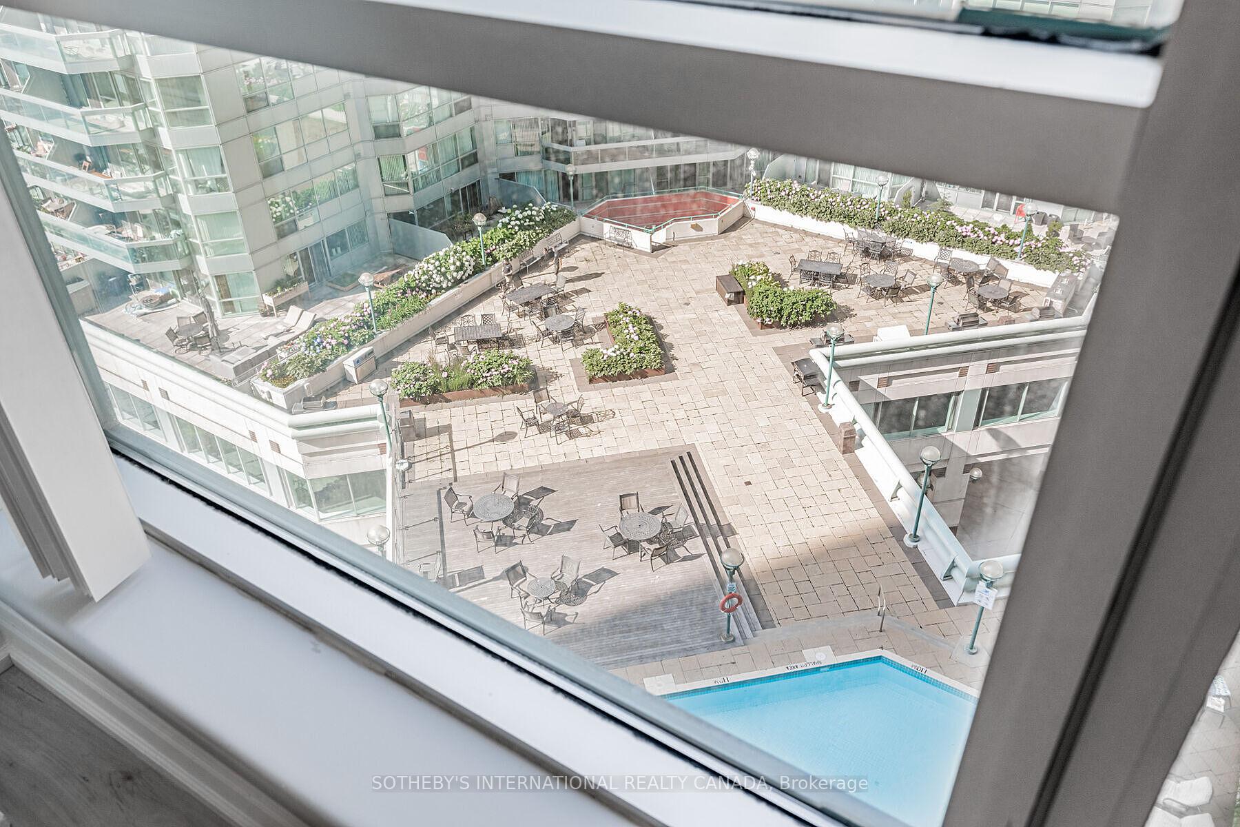 10 Yonge Street 1012