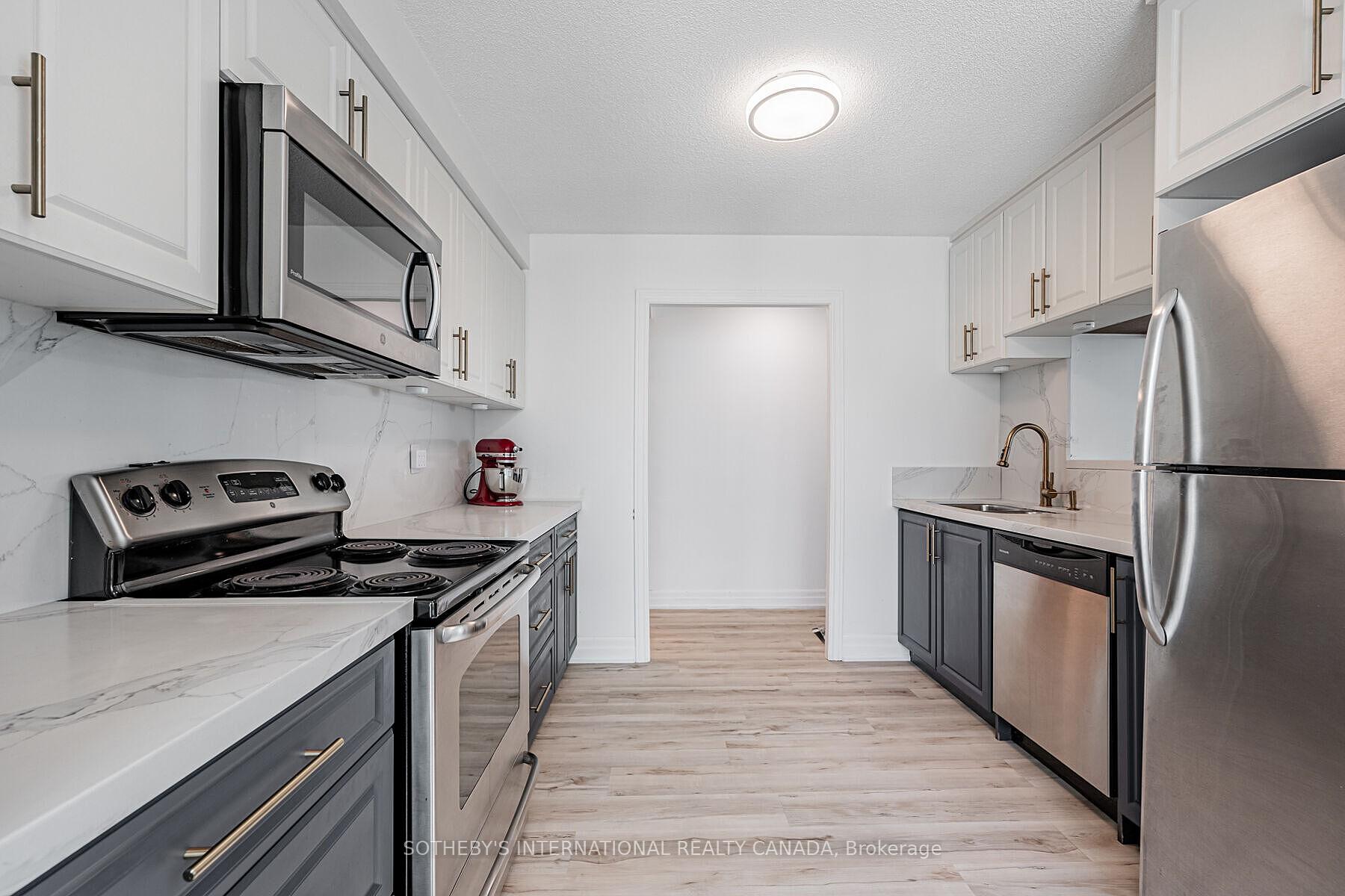 10 Yonge Street 1012
