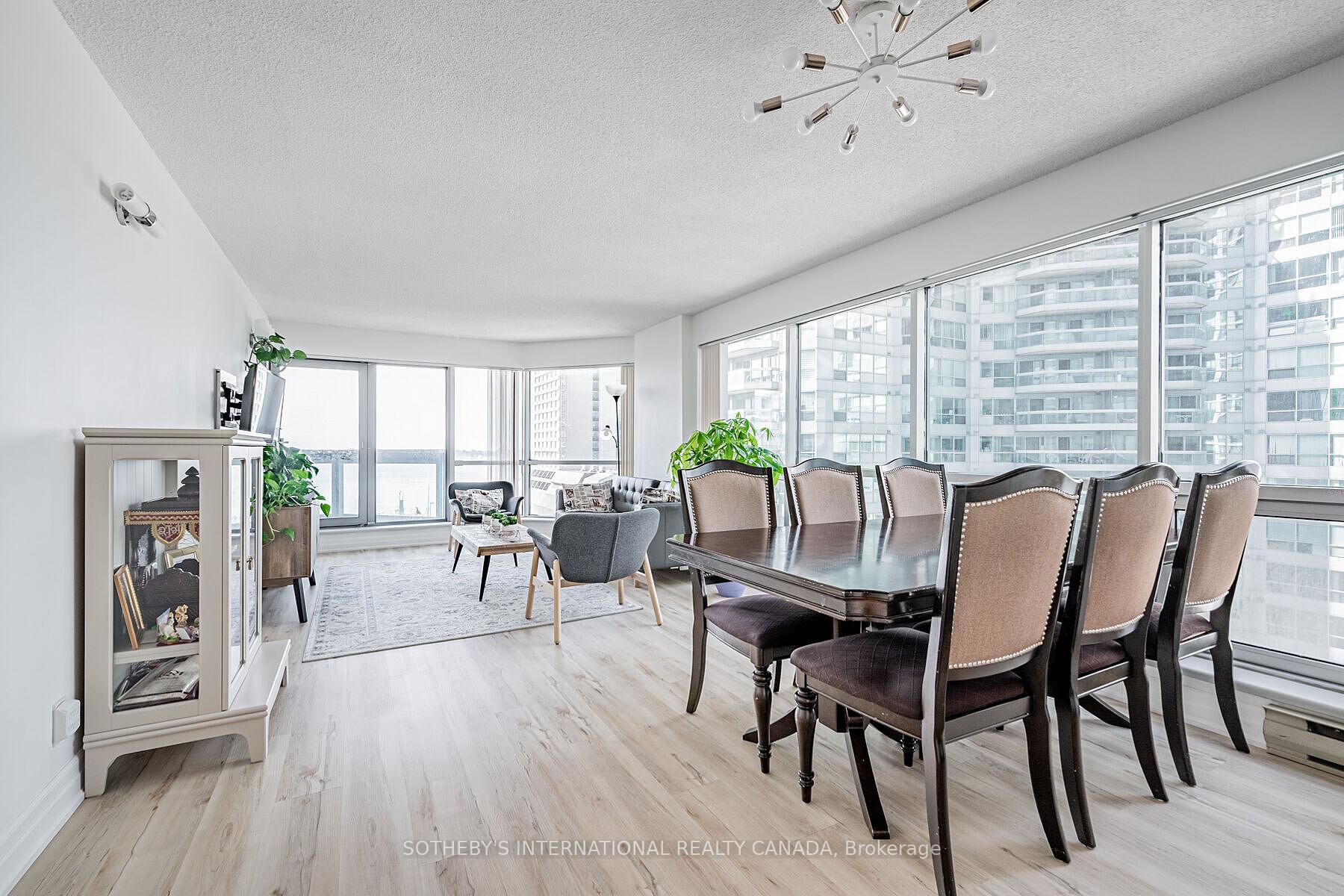 10 Yonge Street 1012