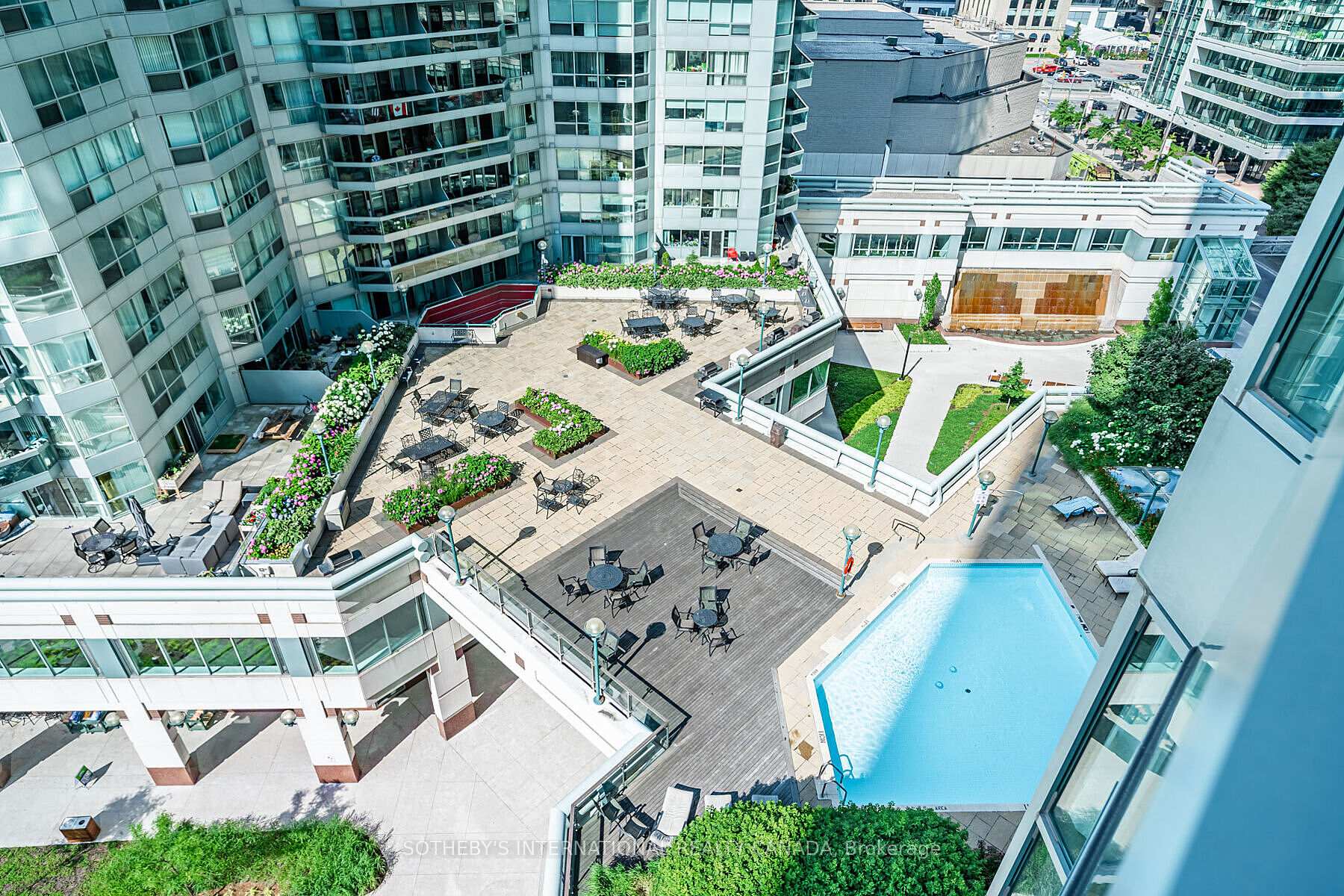 10 Yonge Street 1012