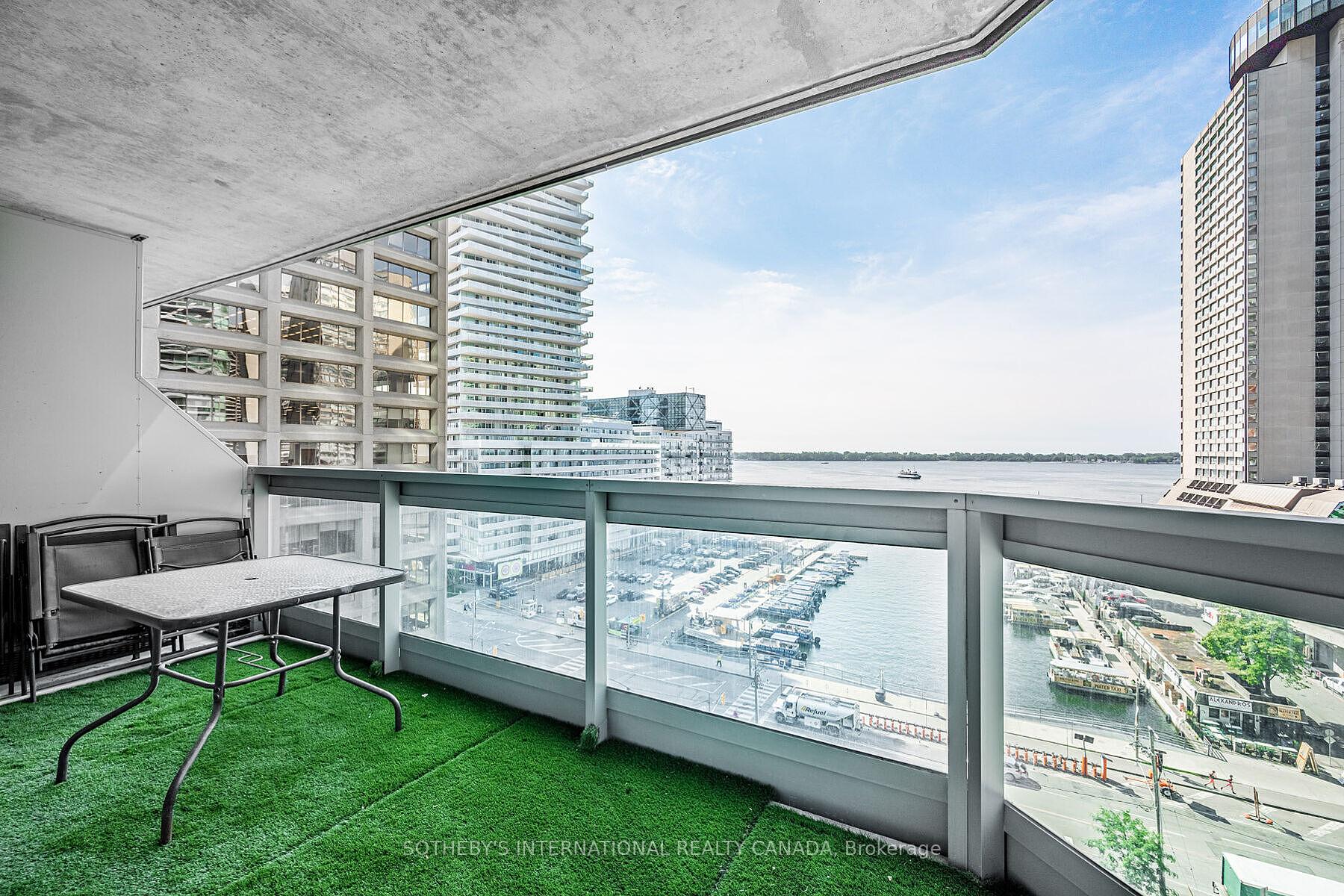 10 Yonge Street 1012