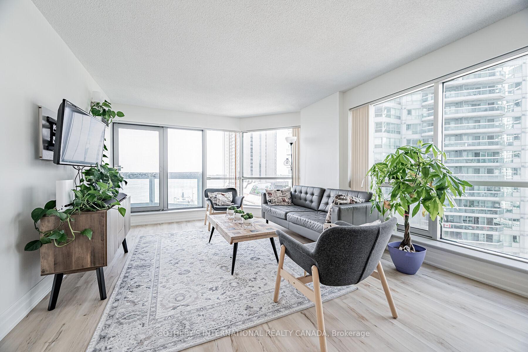 10 Yonge Street 1012