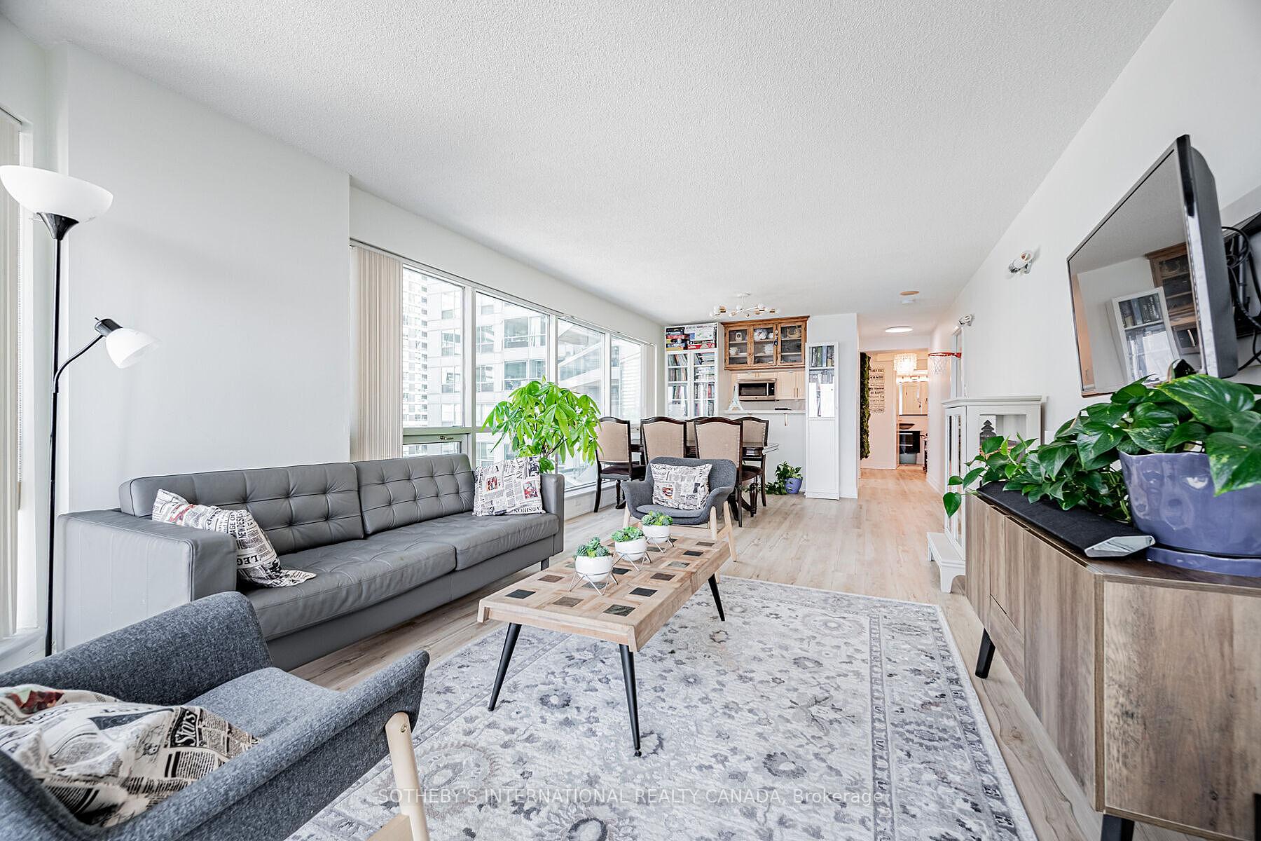 10 Yonge Street 1012
