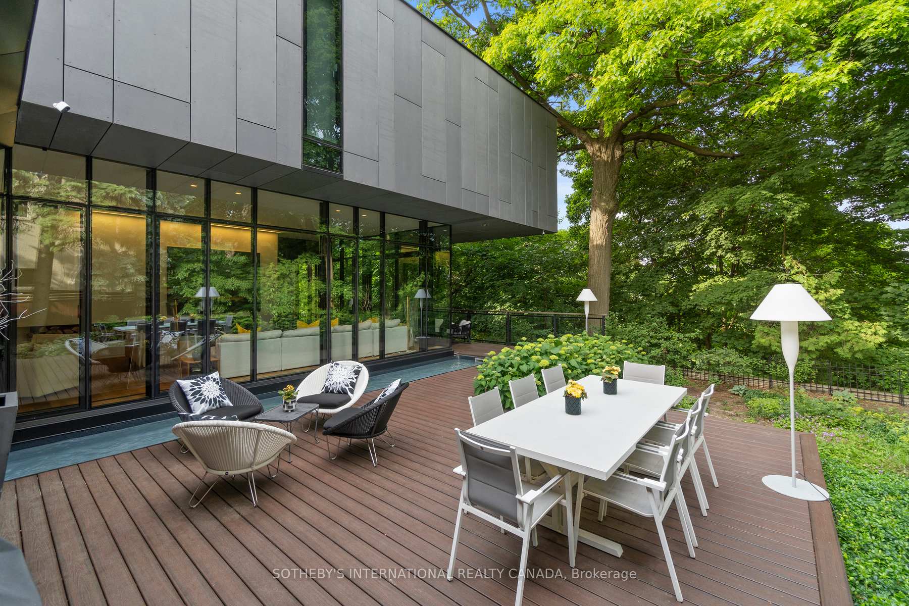 95 Riverview Drive
