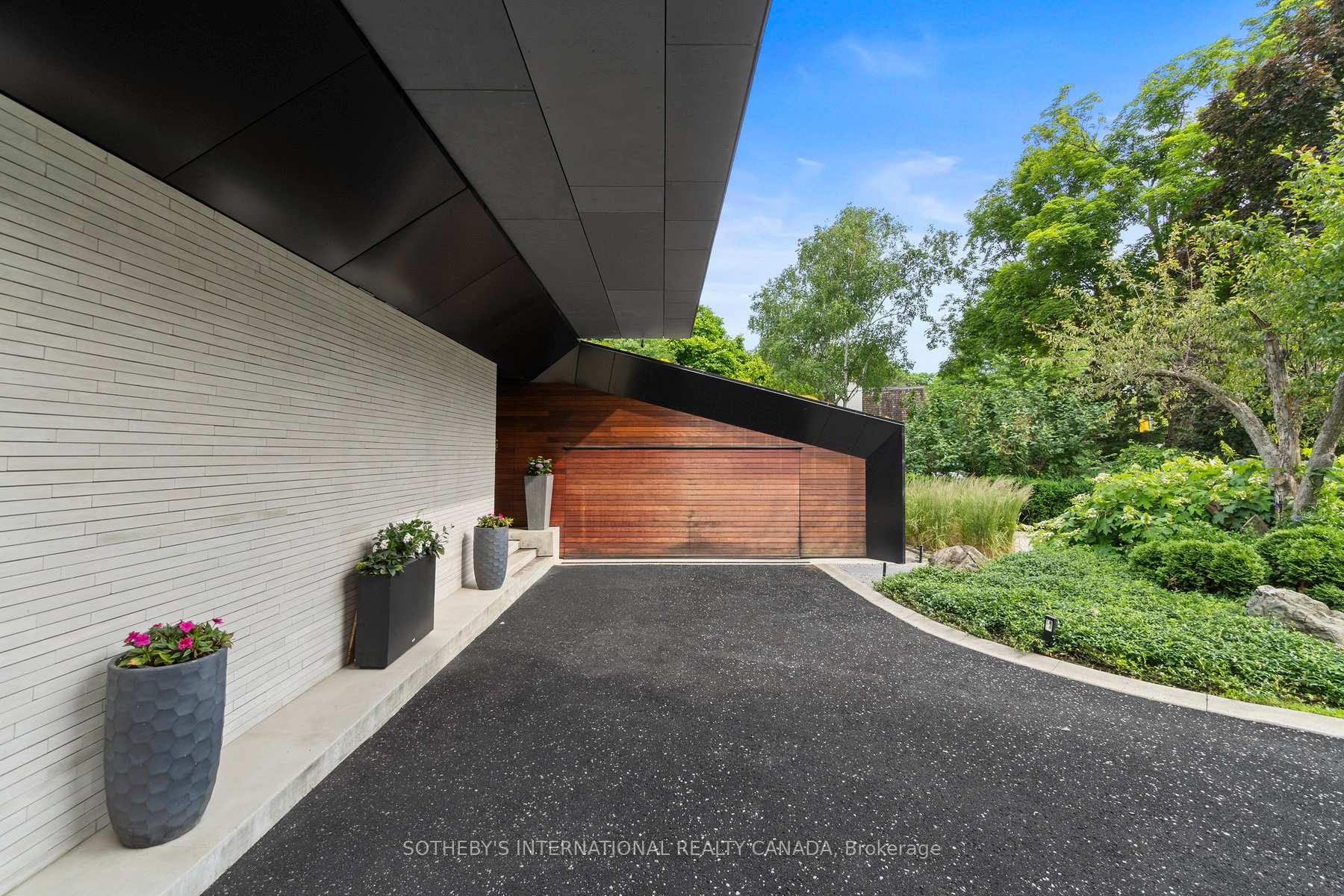 95 Riverview Drive