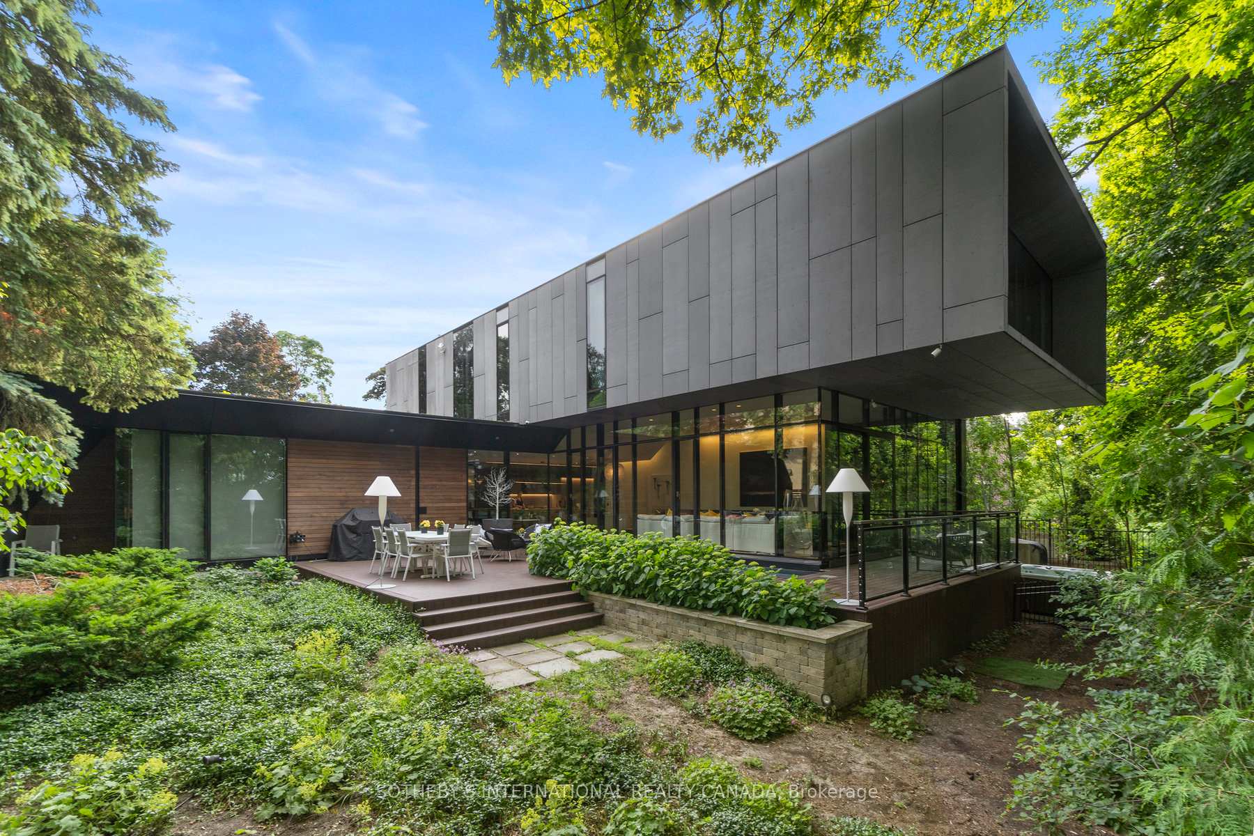 95 Riverview Drive
