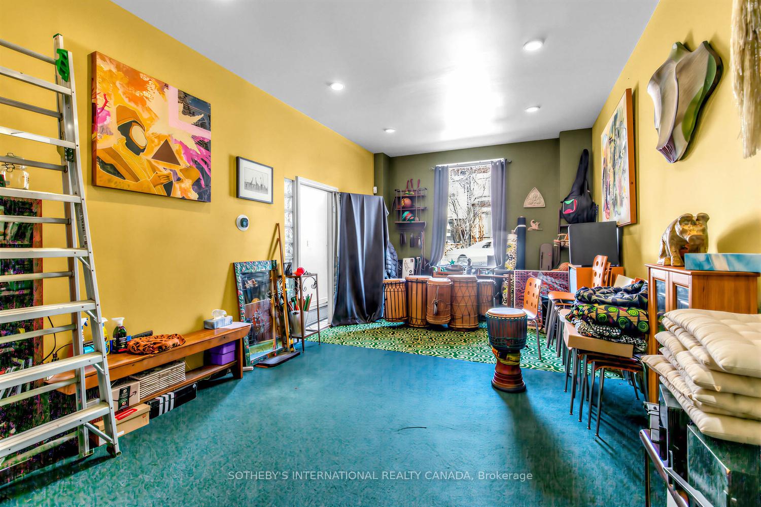 243 Gerrard Street E