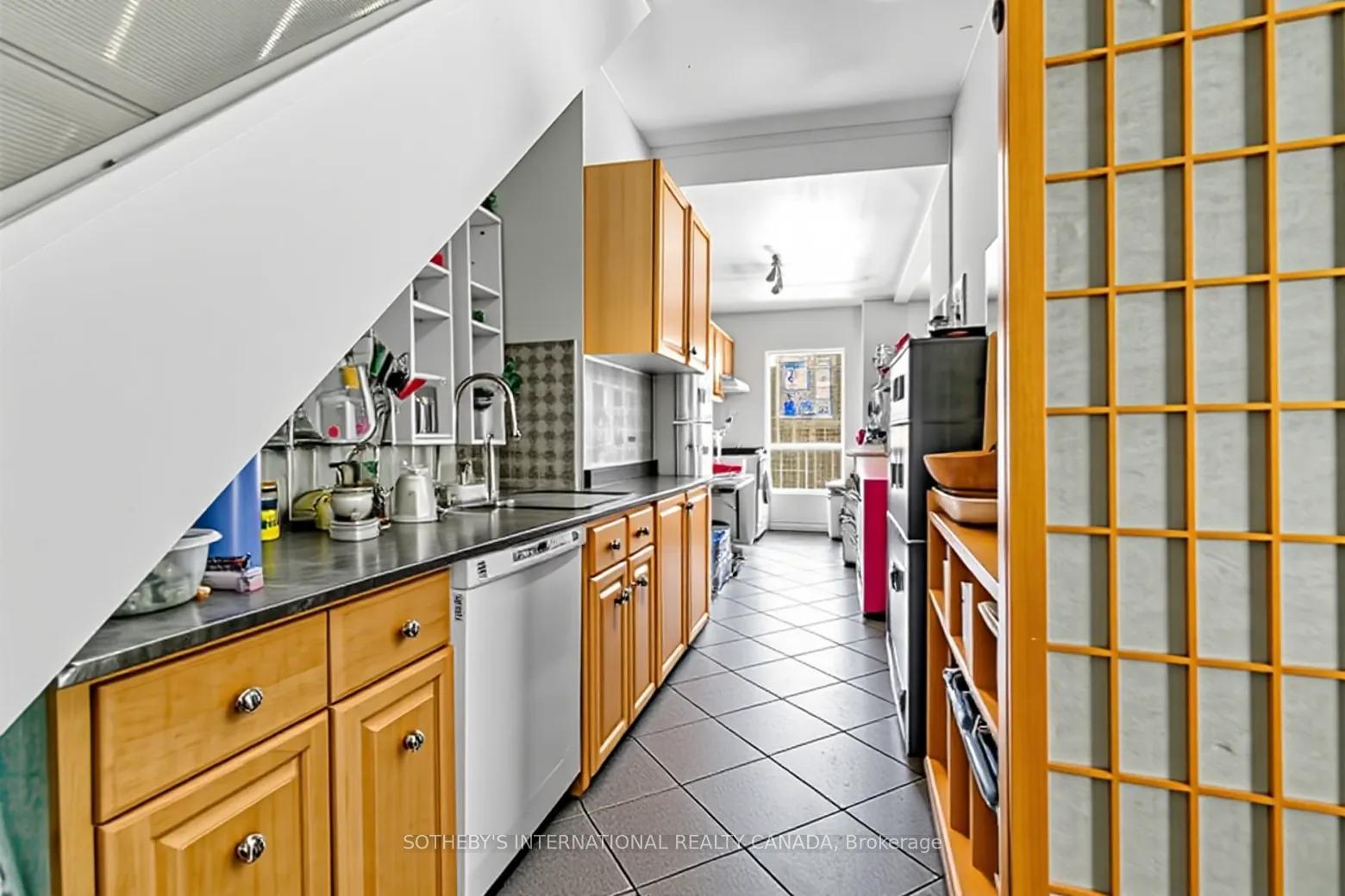 243 Gerrard Street E