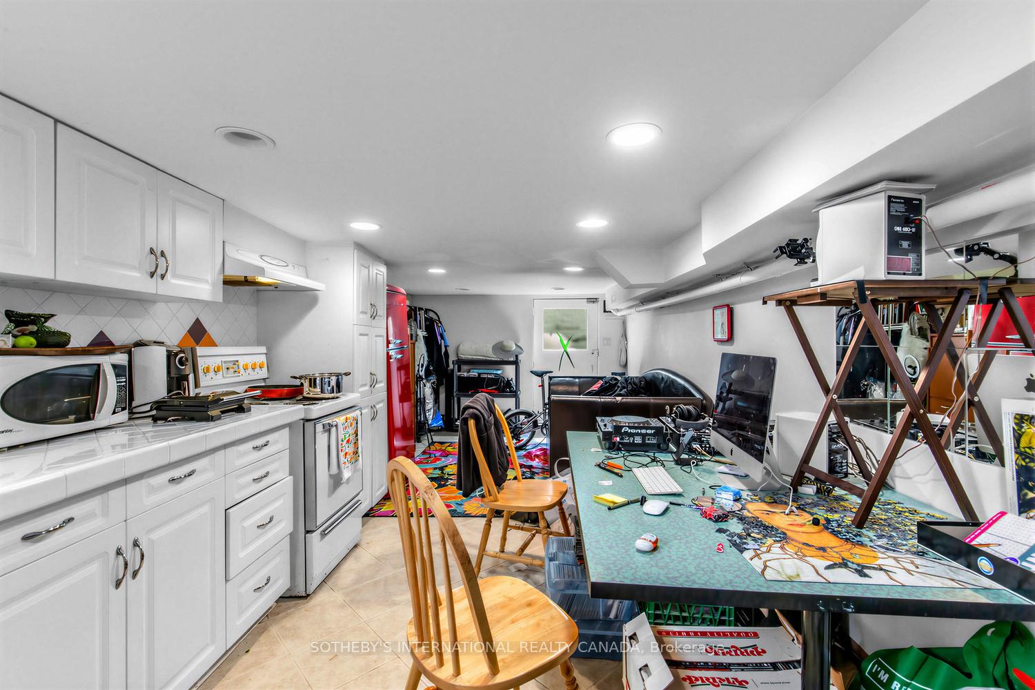 243 Gerrard Street E