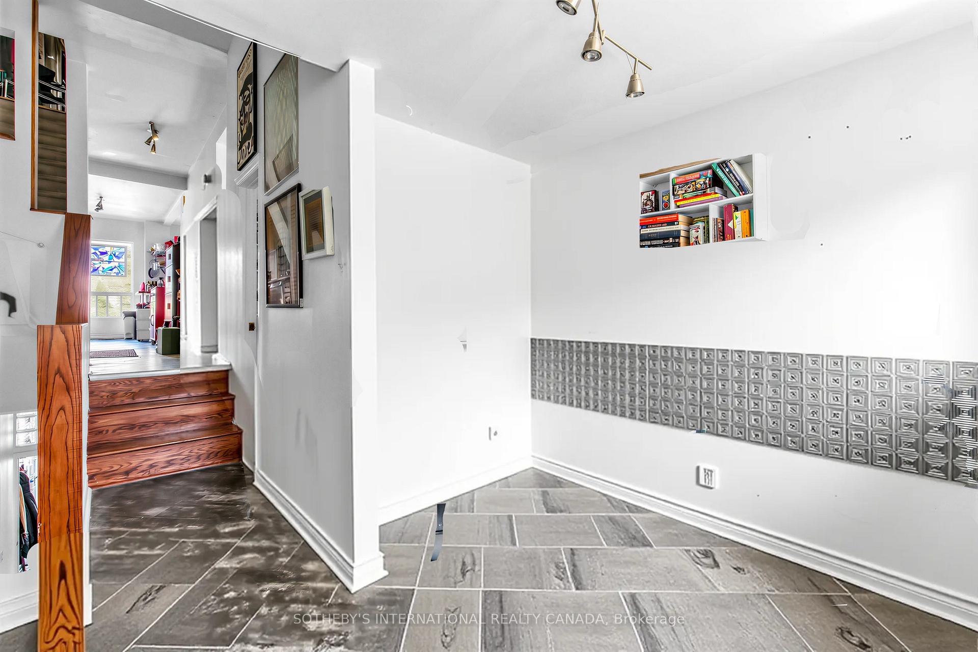 243 Gerrard Street E