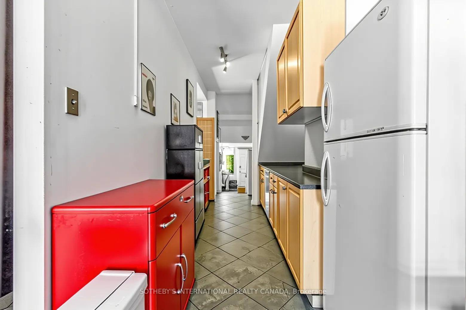 243 Gerrard Street E