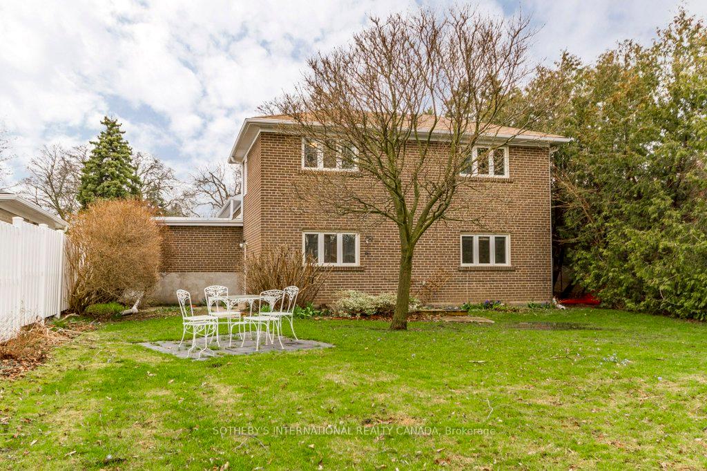 21 Summerside Crescent