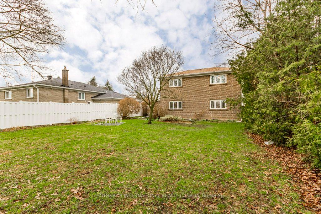 21 Summerside Crescent
