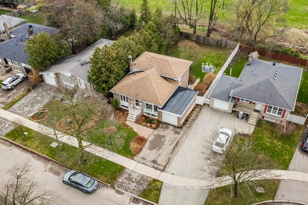 21 Summerside Crescent