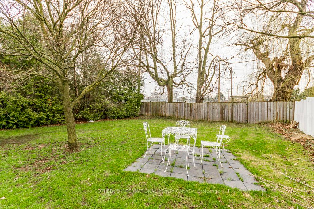 21 Summerside Crescent