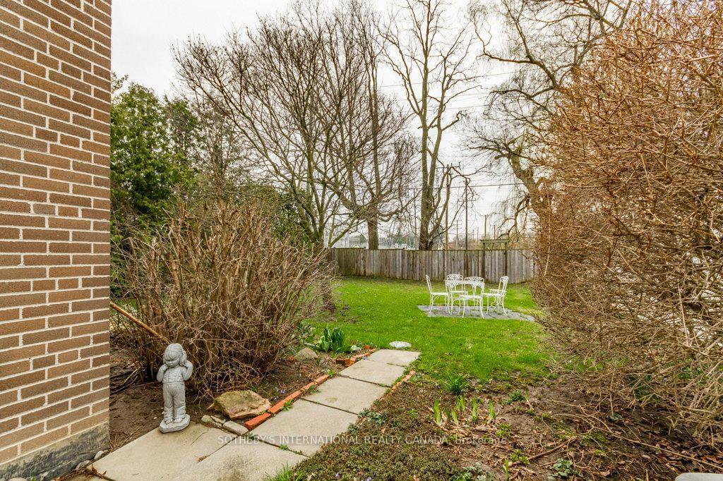 21 Summerside Crescent