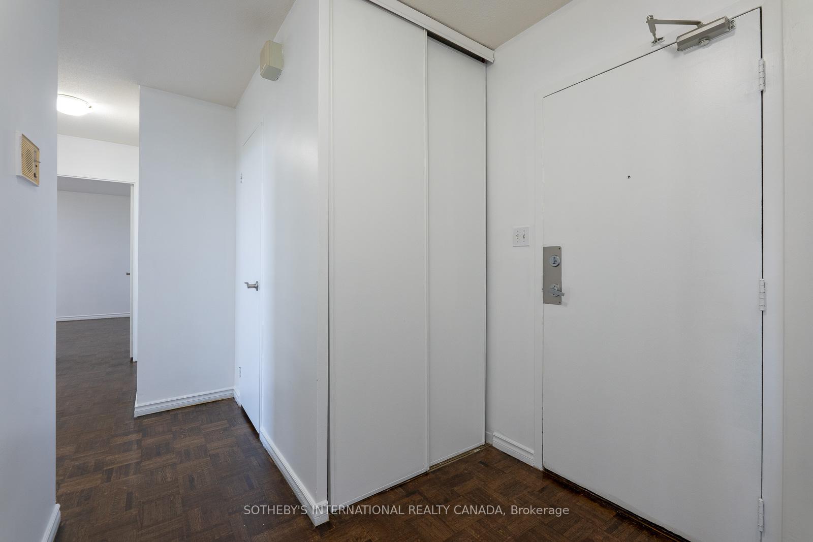60 Pavane Link Way 706
